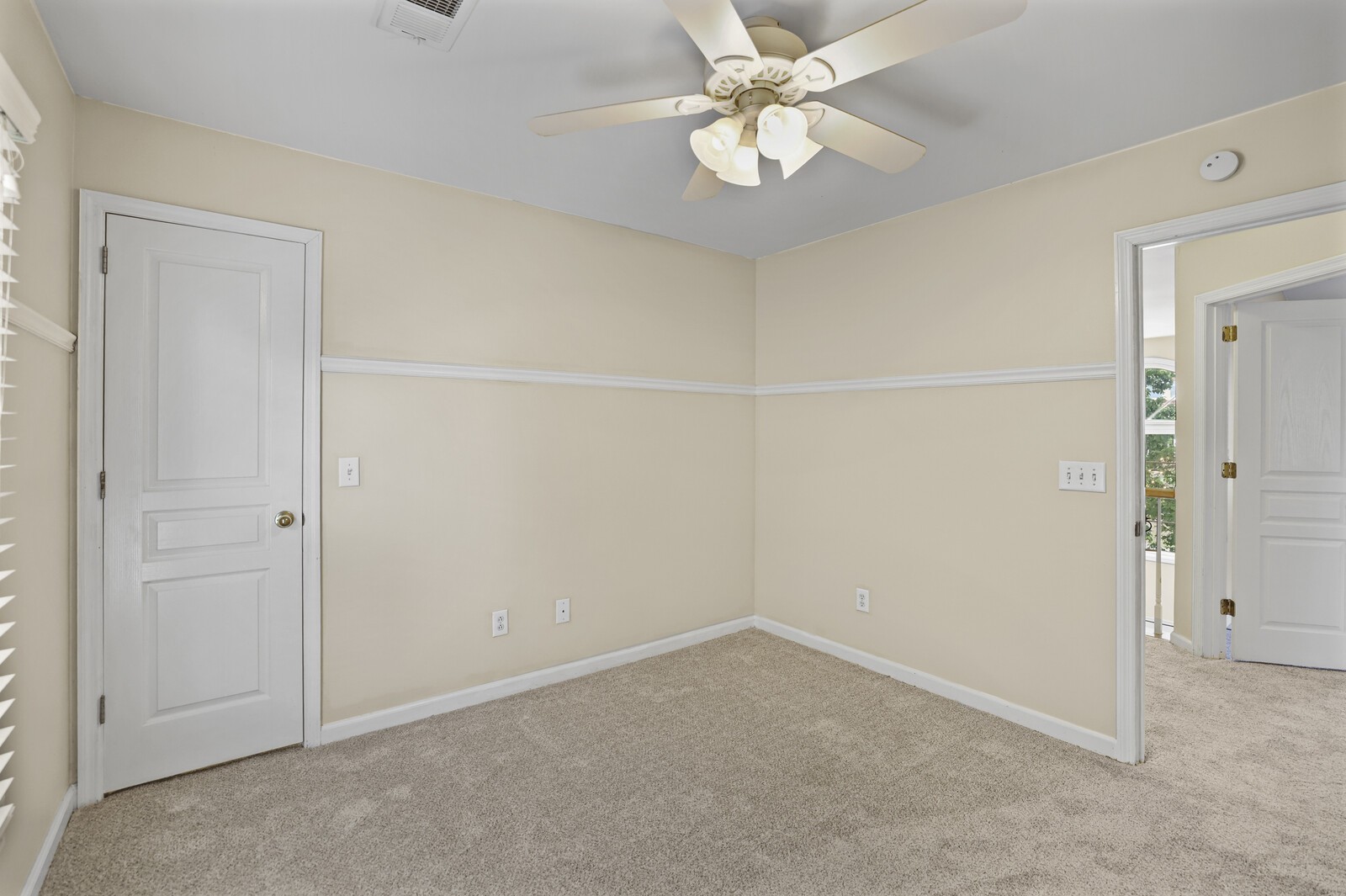 1301 Buckingham Cir