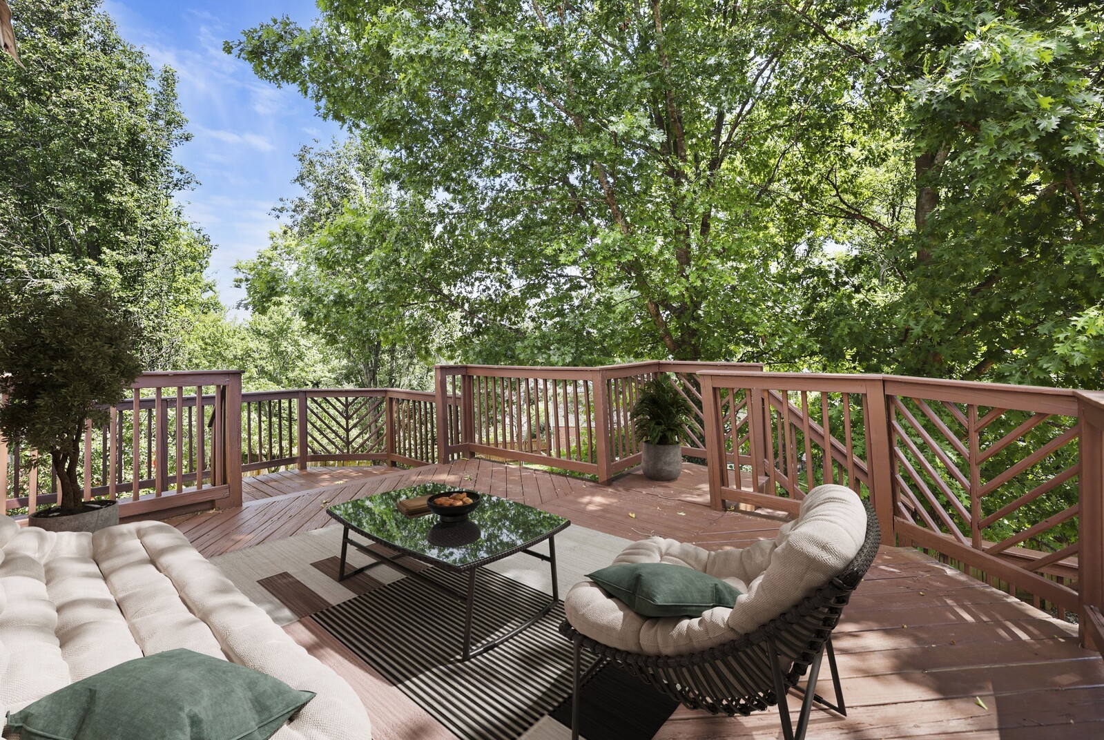 1301 Buckingham Cir