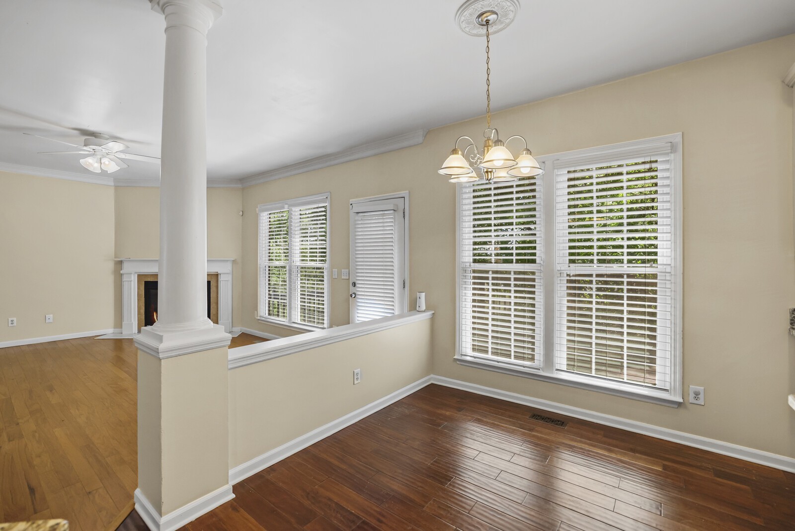 1301 Buckingham Cir