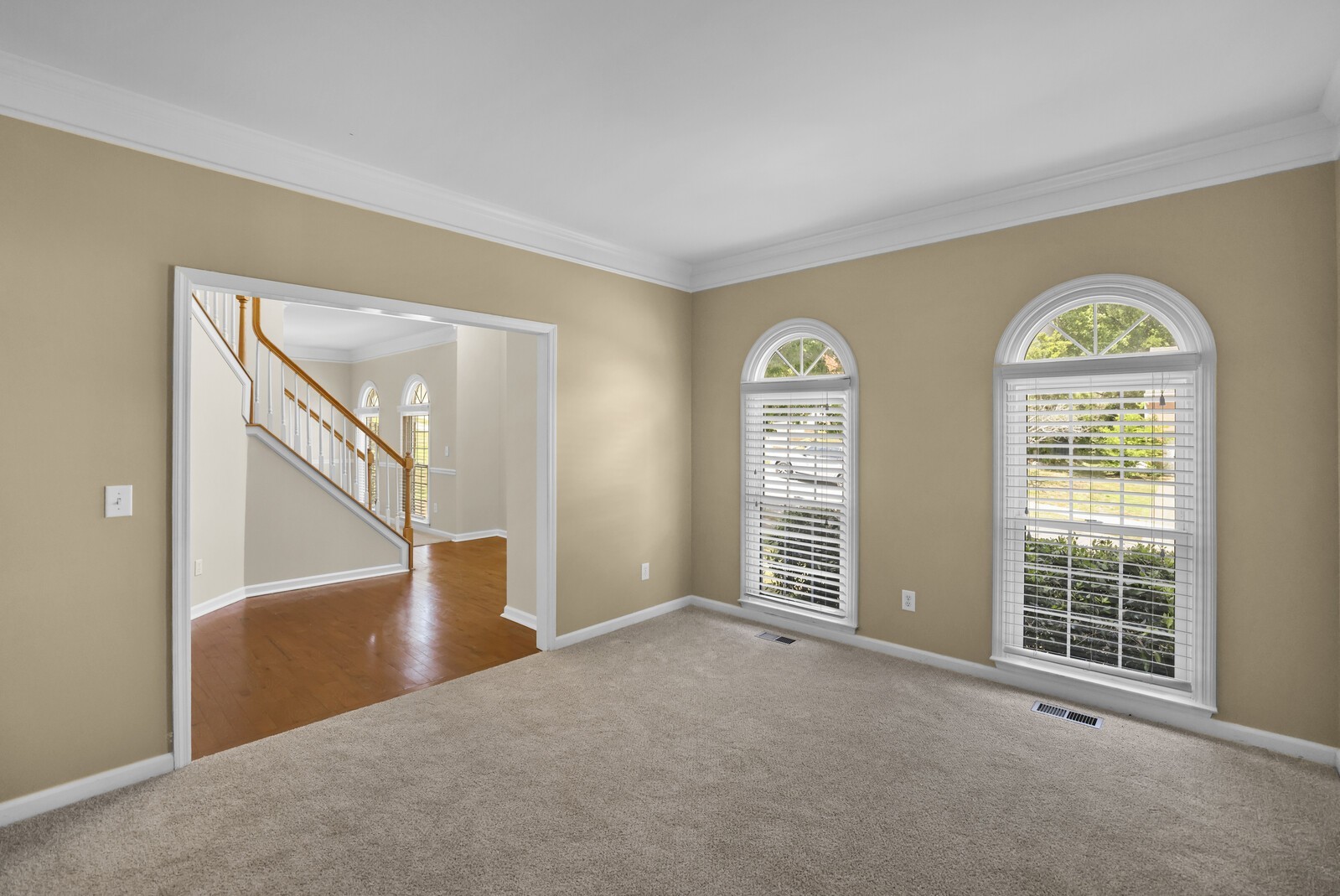 1301 Buckingham Cir