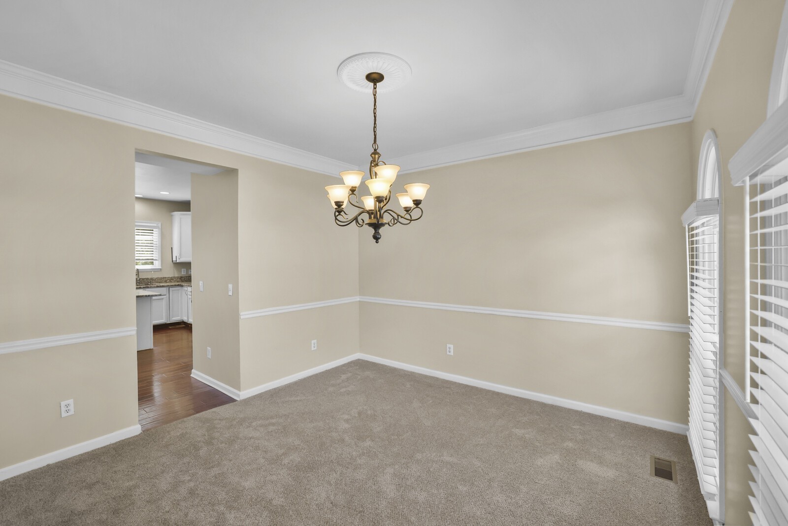 1301 Buckingham Cir