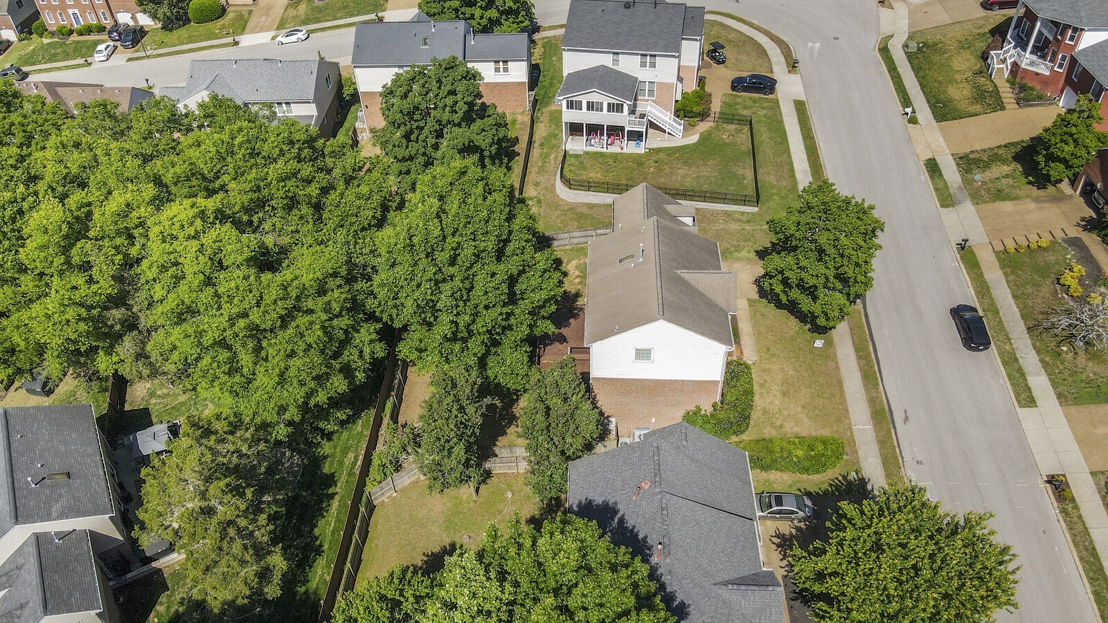 1301 Buckingham Cir