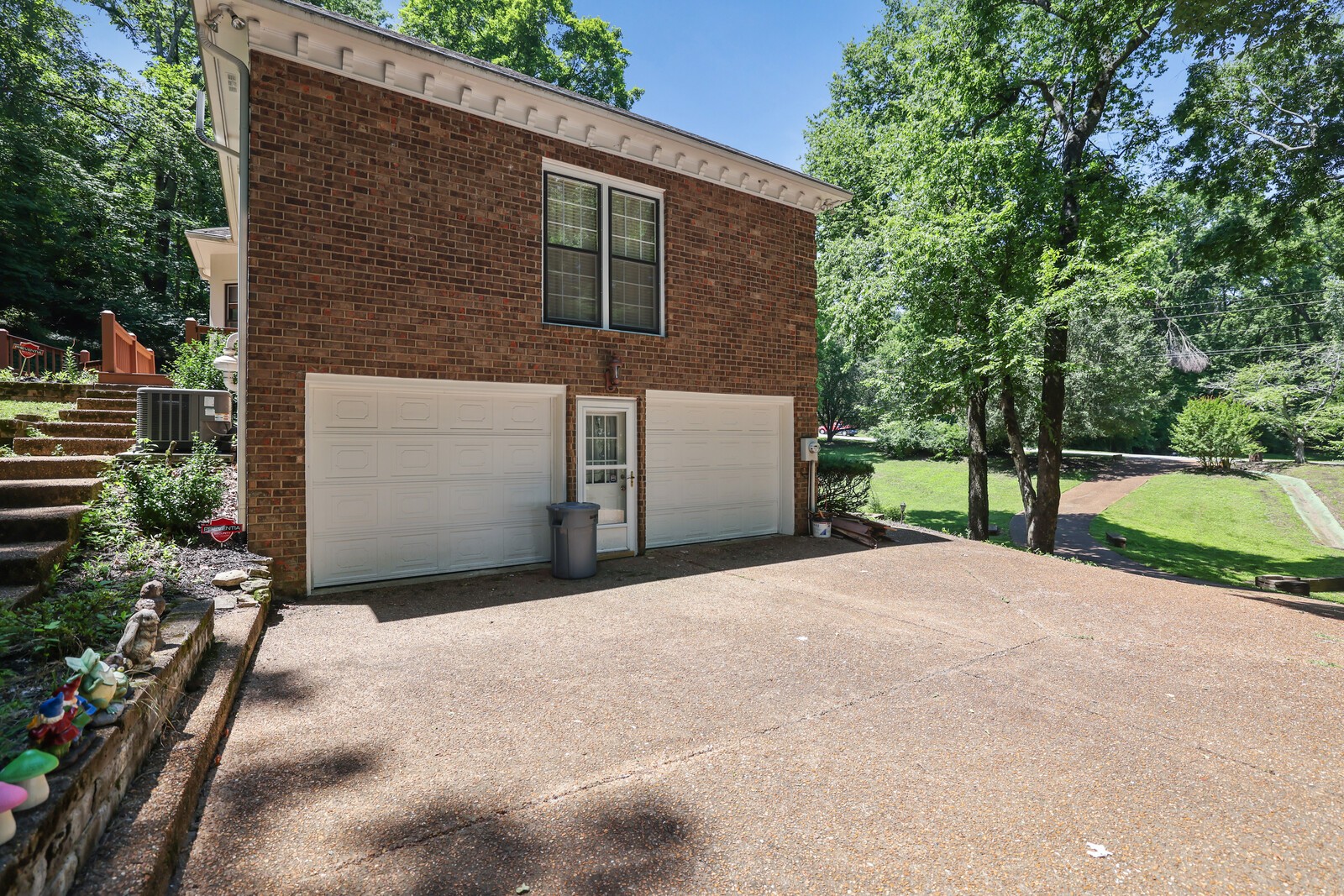 1133 Cross Creek Dr