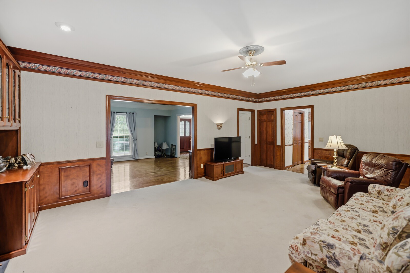 1133 Cross Creek Dr
