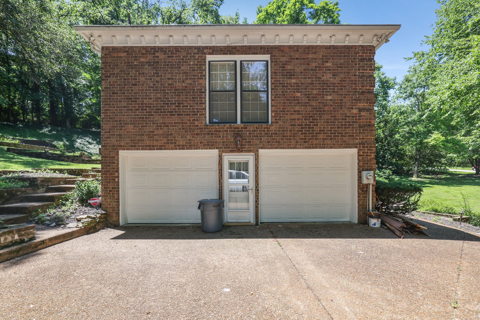 1133 Cross Creek Dr