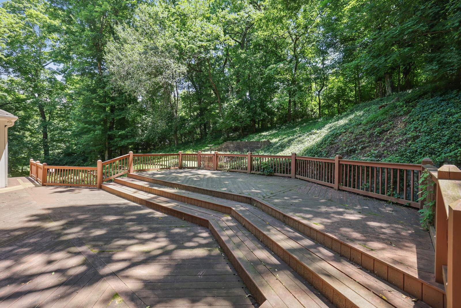 1133 Cross Creek Dr