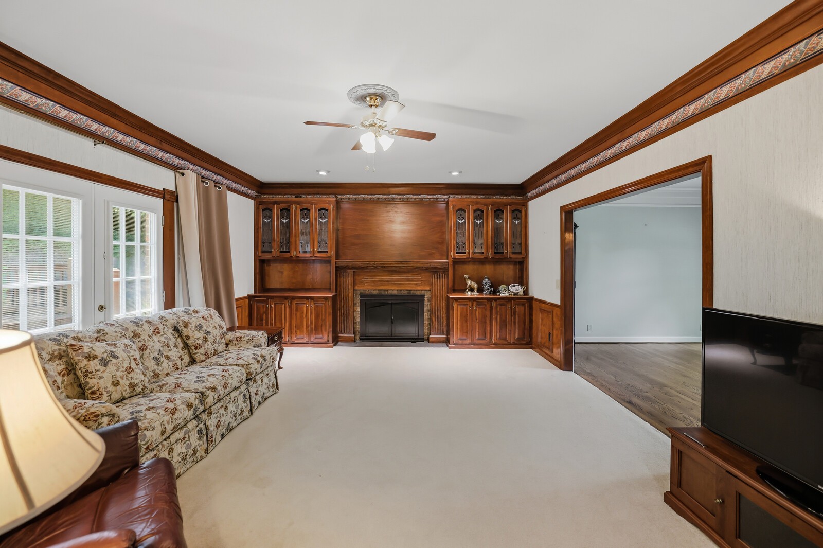 1133 Cross Creek Dr