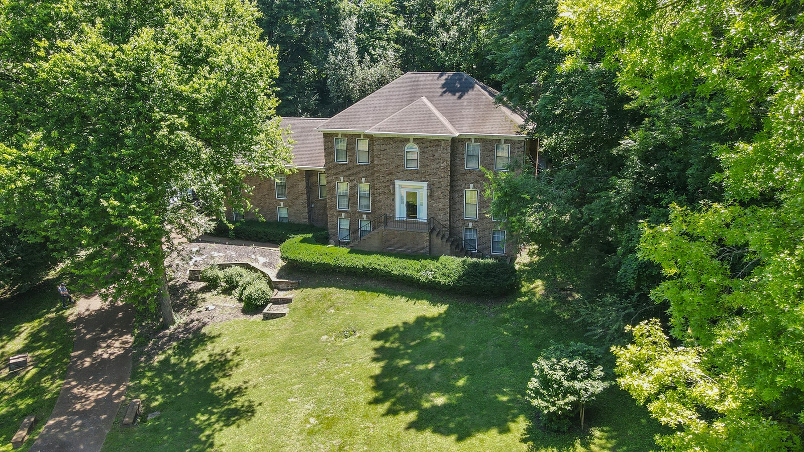1133 Cross Creek Dr