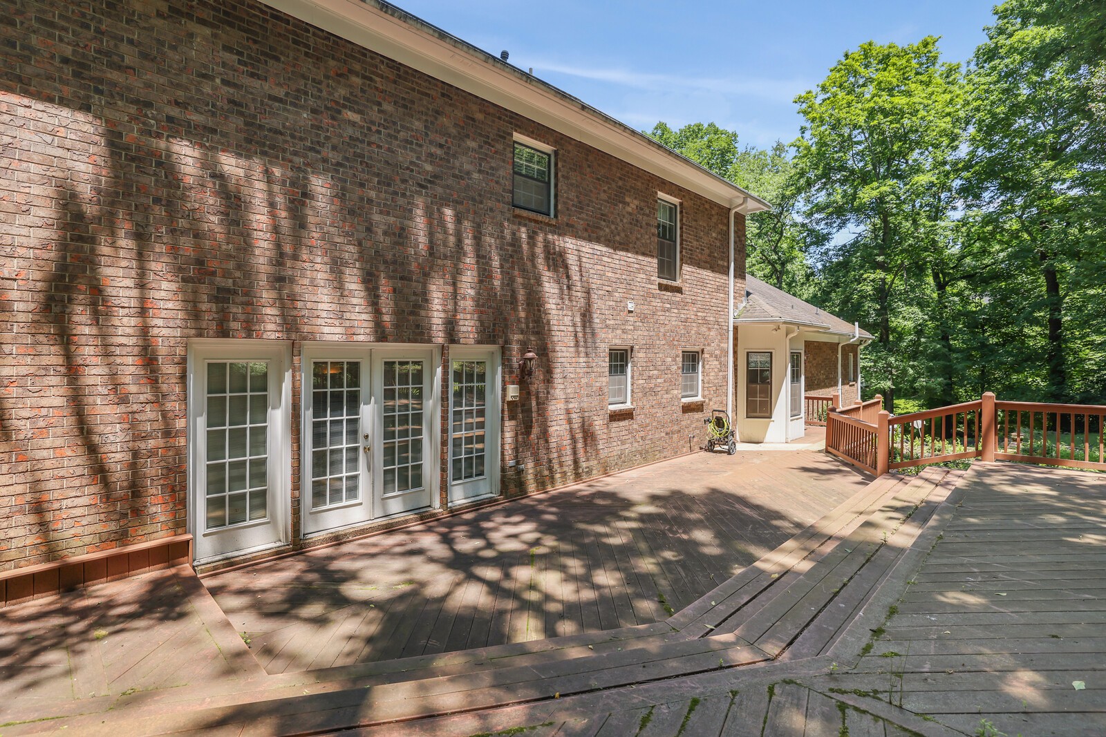 1133 Cross Creek Dr