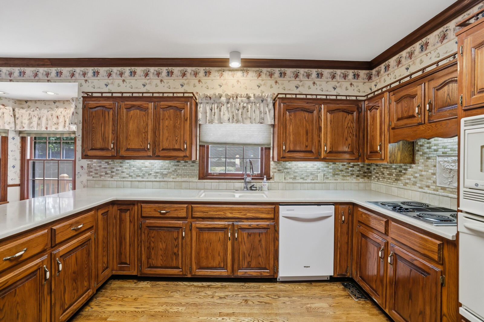 1133 Cross Creek Dr