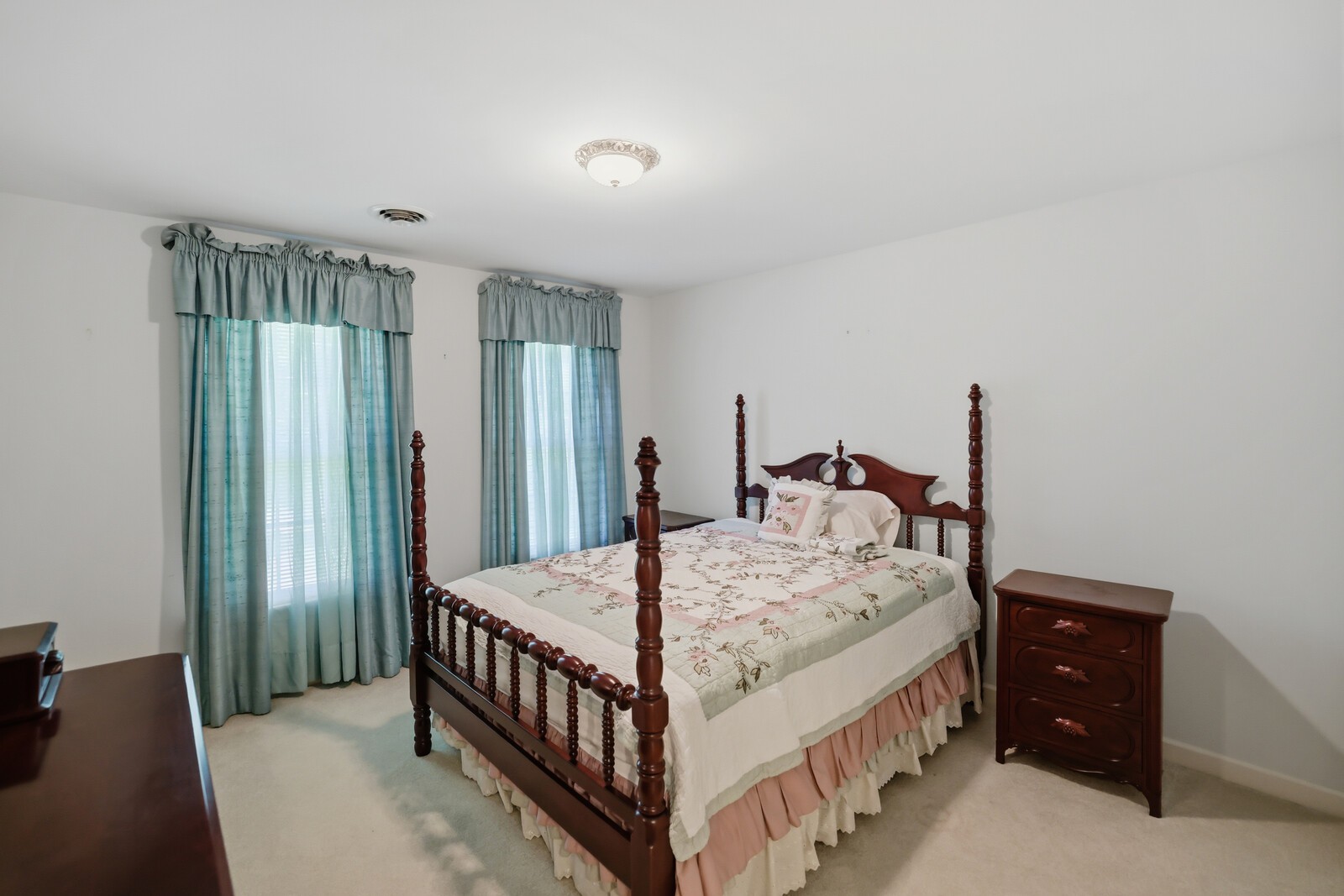 1133 Cross Creek Dr