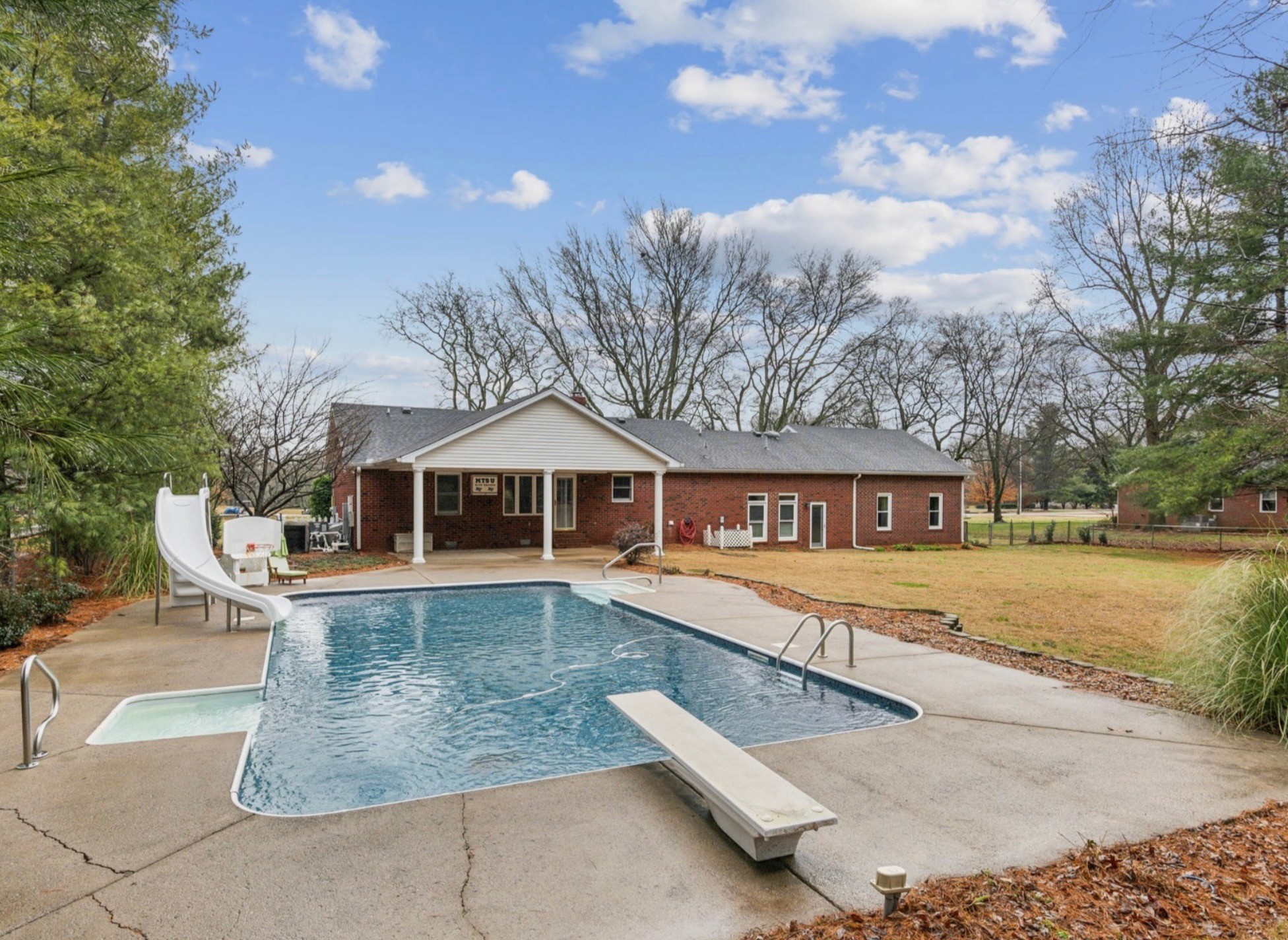 1964 Orchard Park Dr