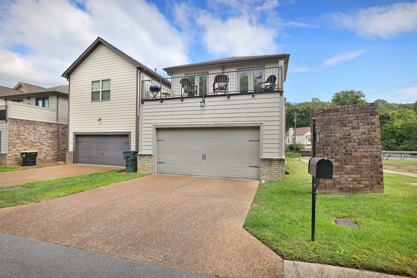 200 Cedar Place Row