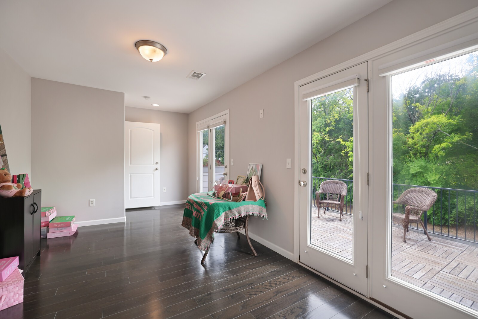 200 Cedar Place Row