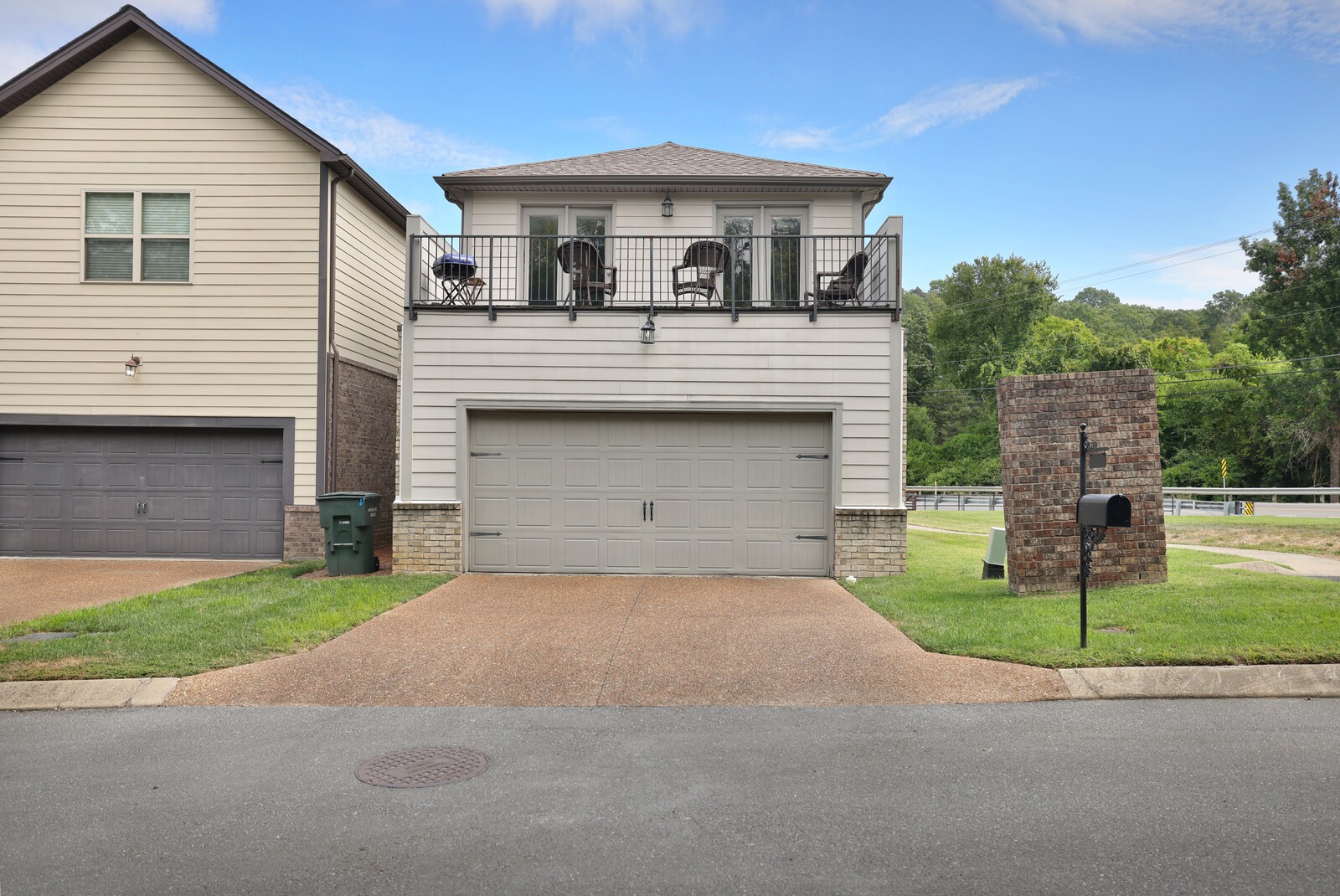 200 Cedar Place Row