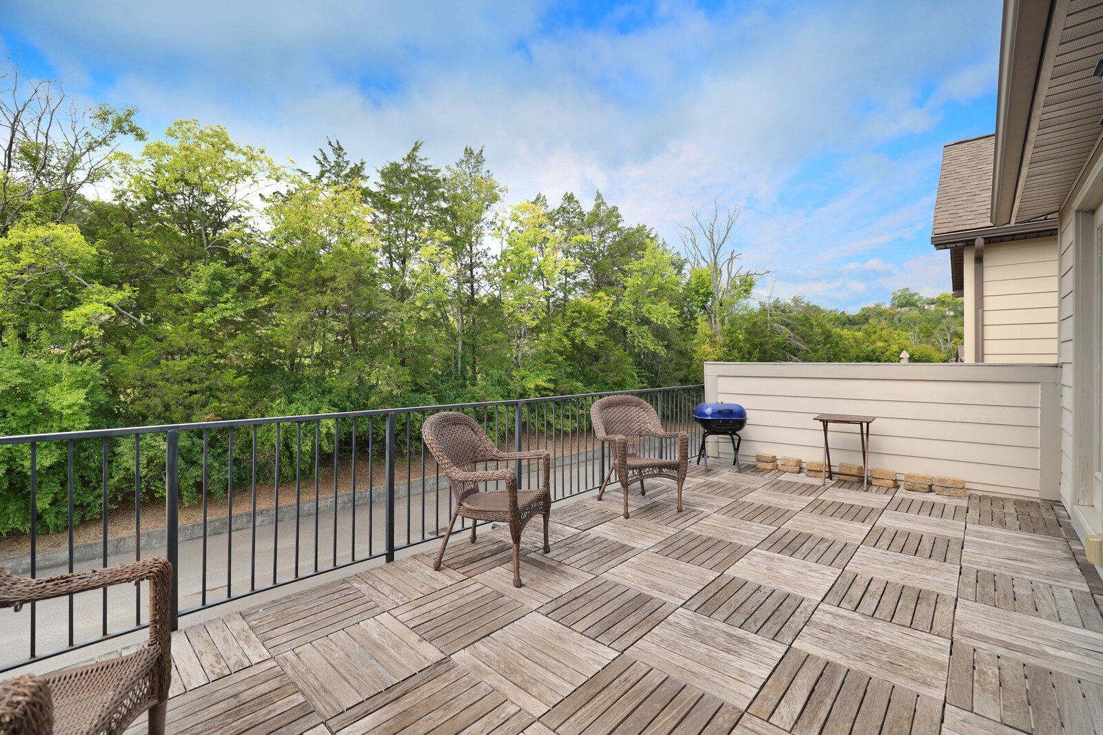 200 Cedar Place Row