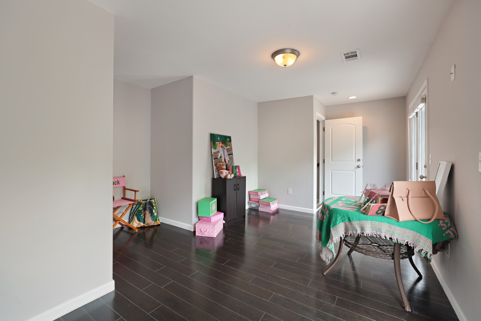 200 Cedar Place Row
