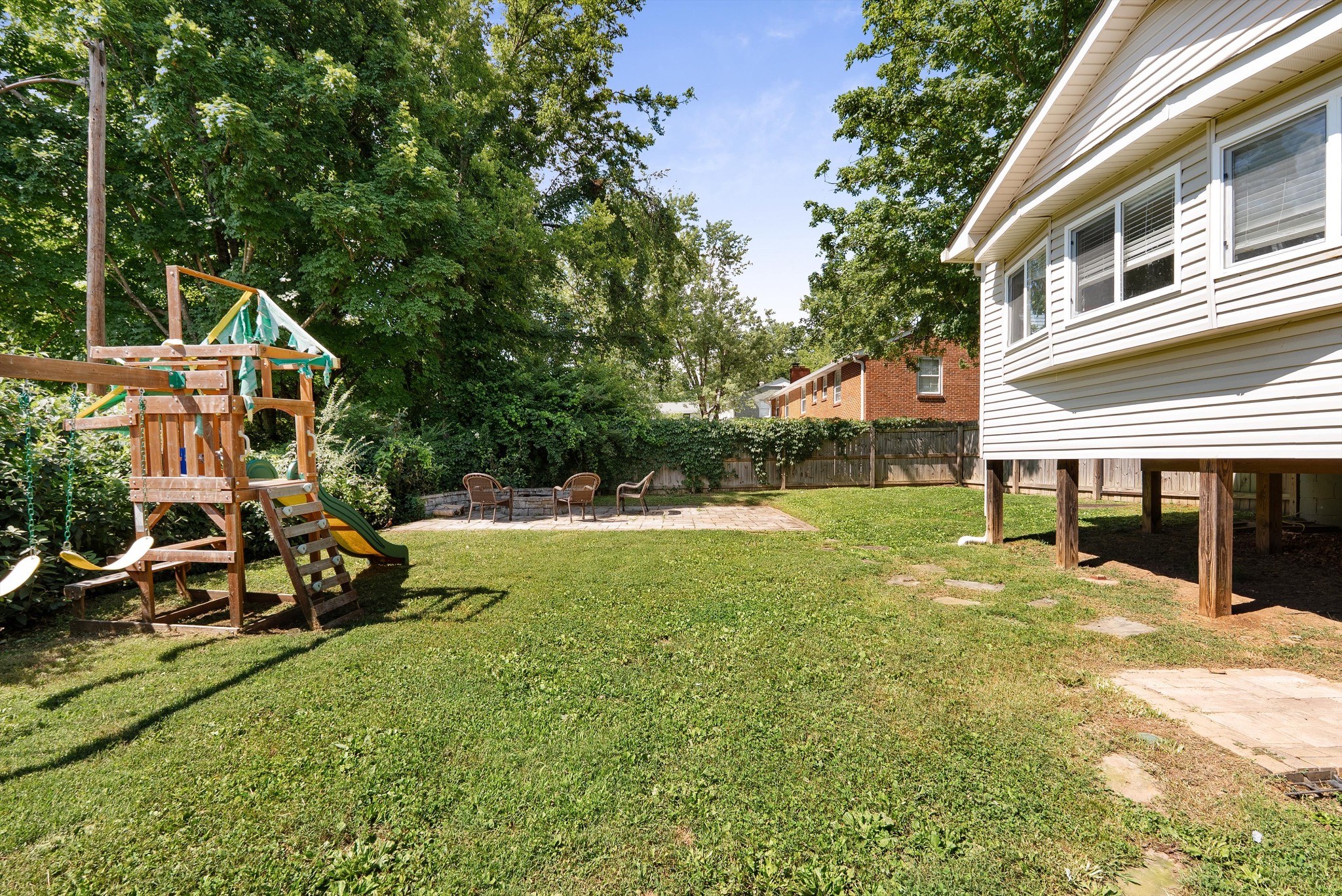 600 Elaine Dr