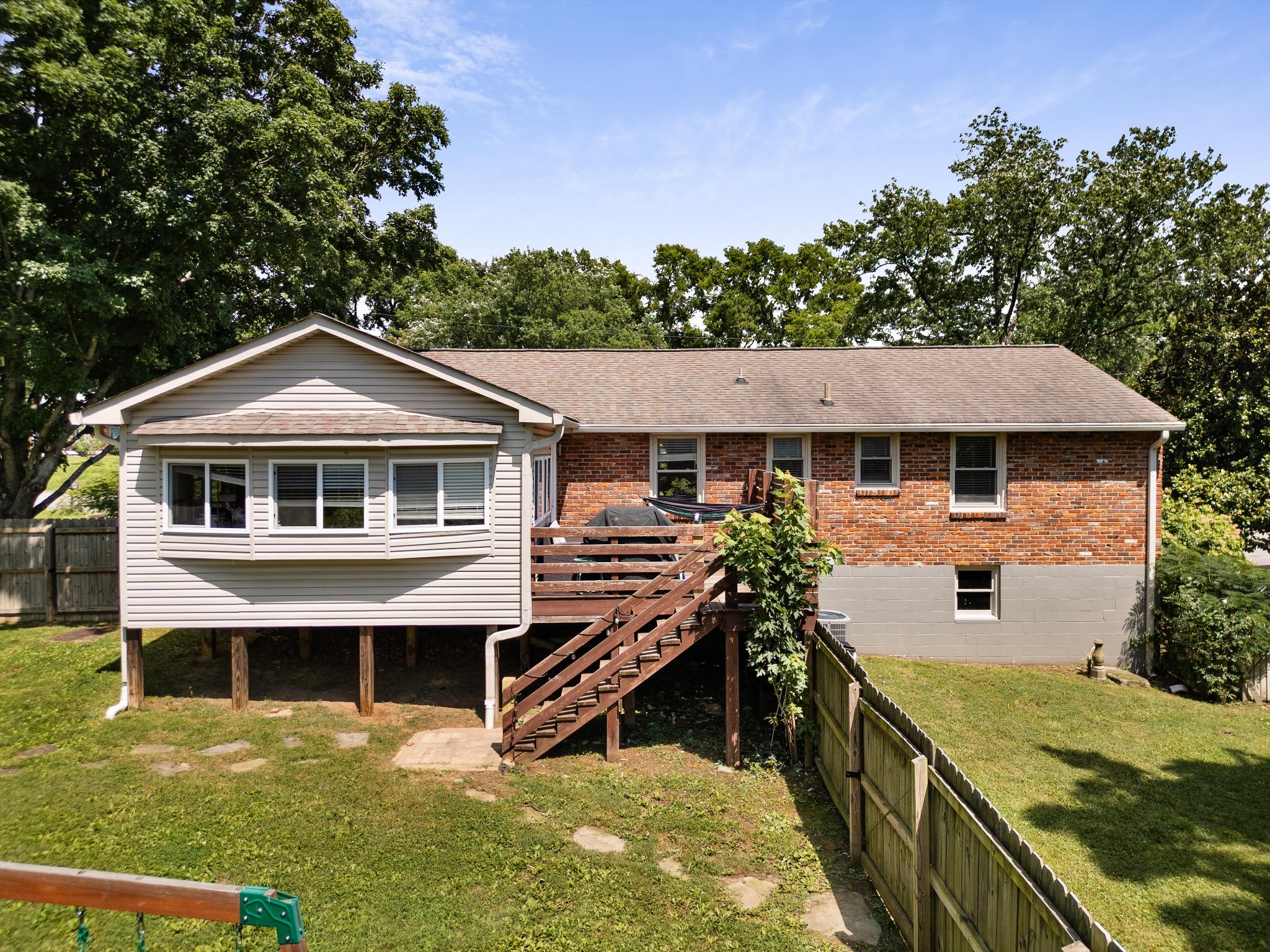 600 Elaine Dr