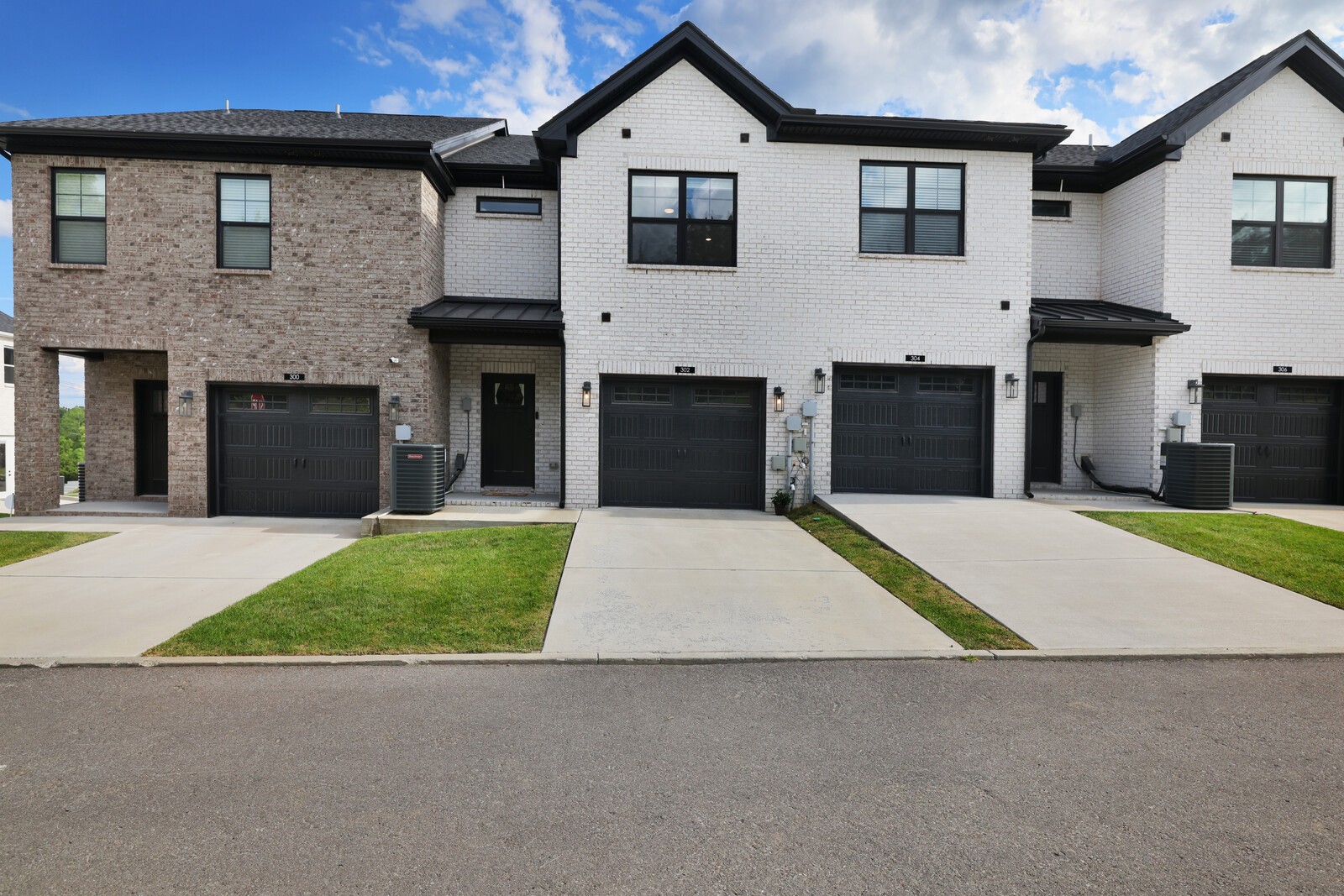 302 Lynwood Station Blvd