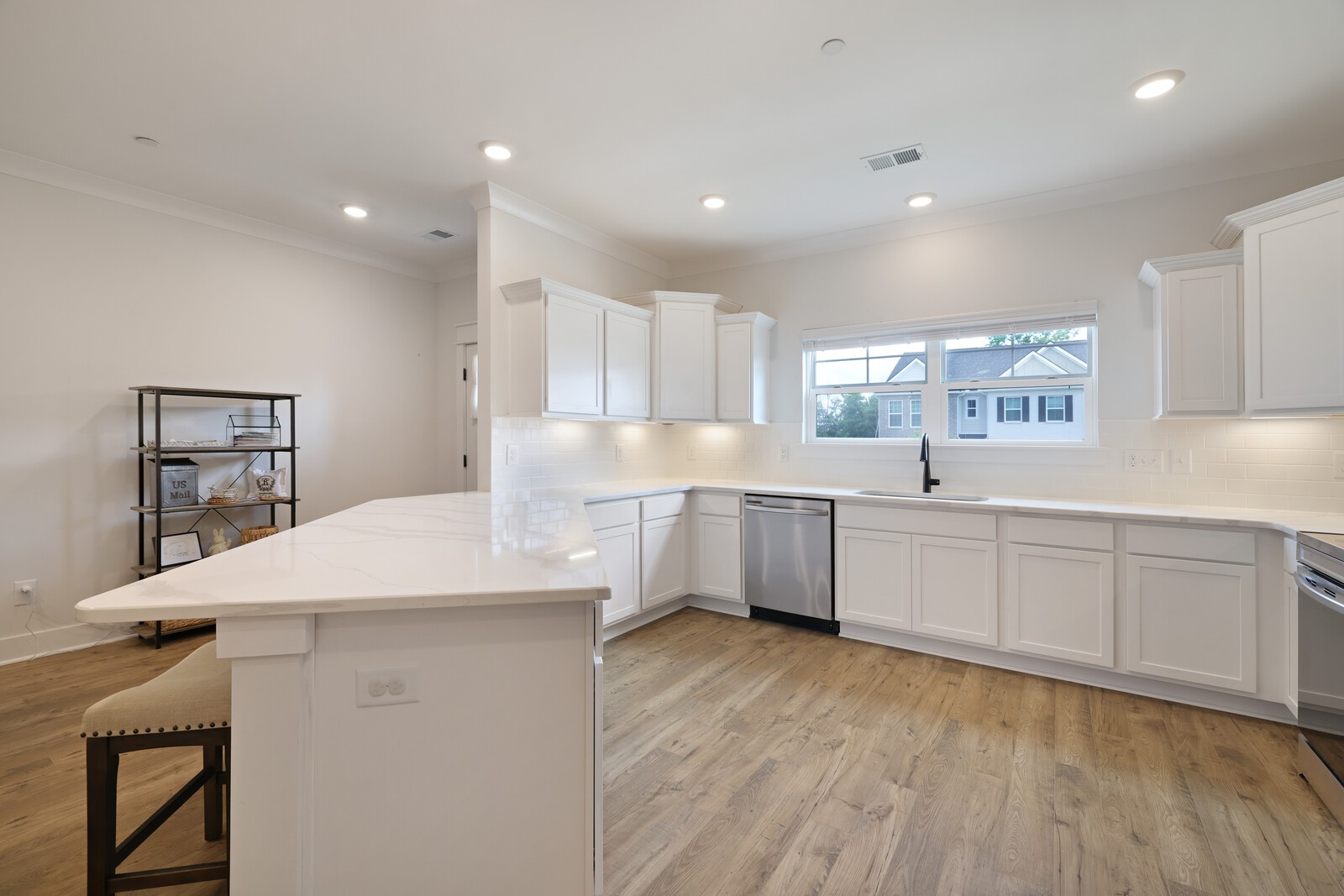 302 Lynwood Station Blvd
