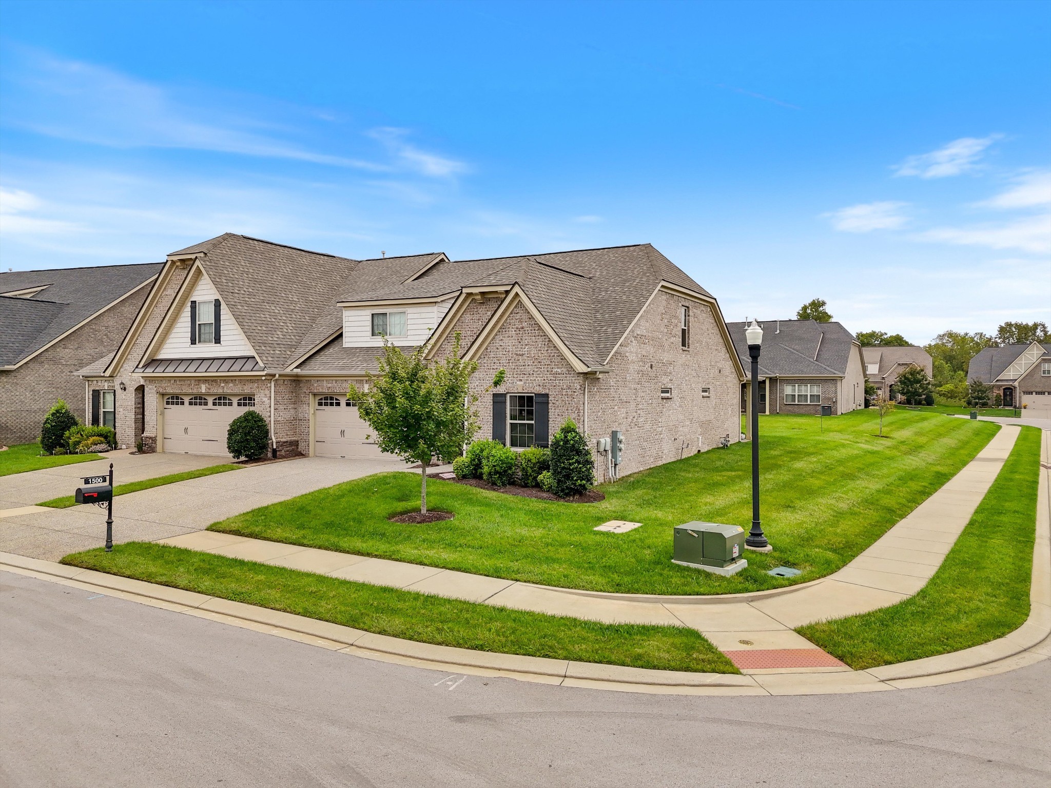 1500 Cedarbrooke Ln