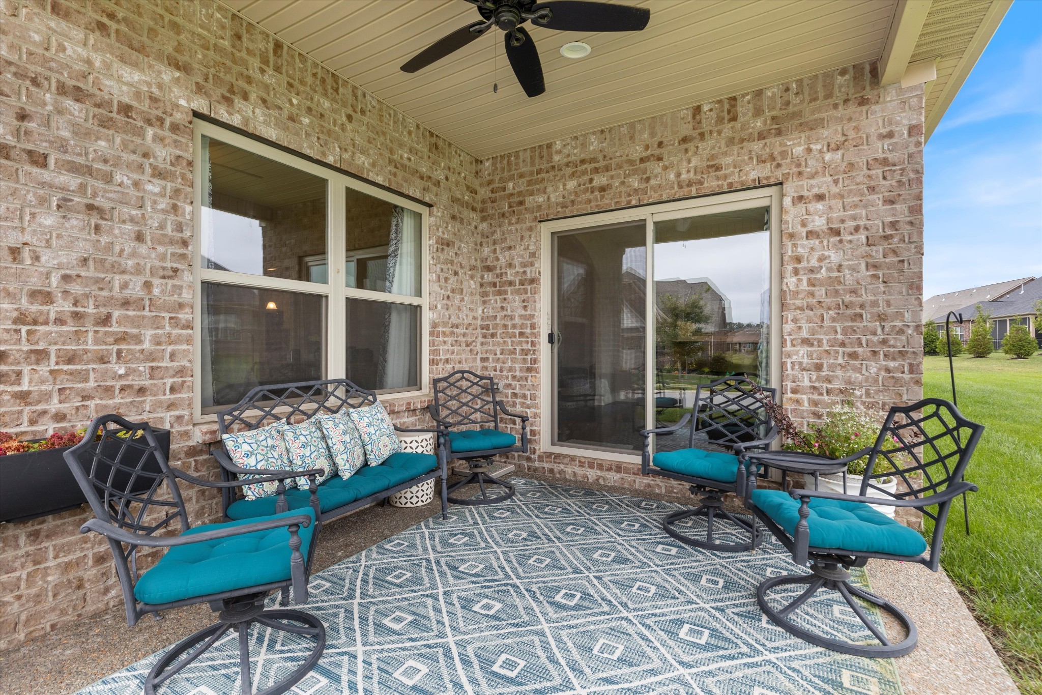 1500 Cedarbrooke Ln