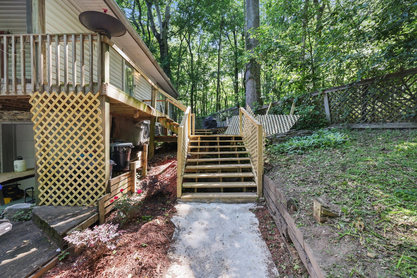 1153 Bear Creek Pike