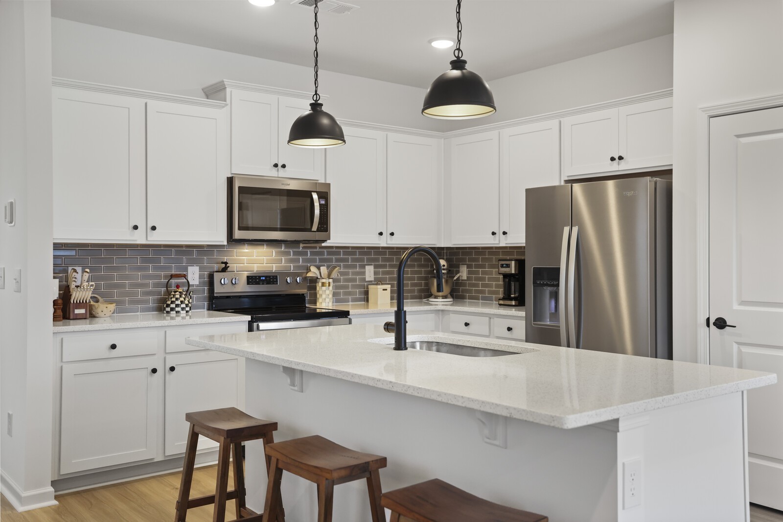 213 Oasis Dr
