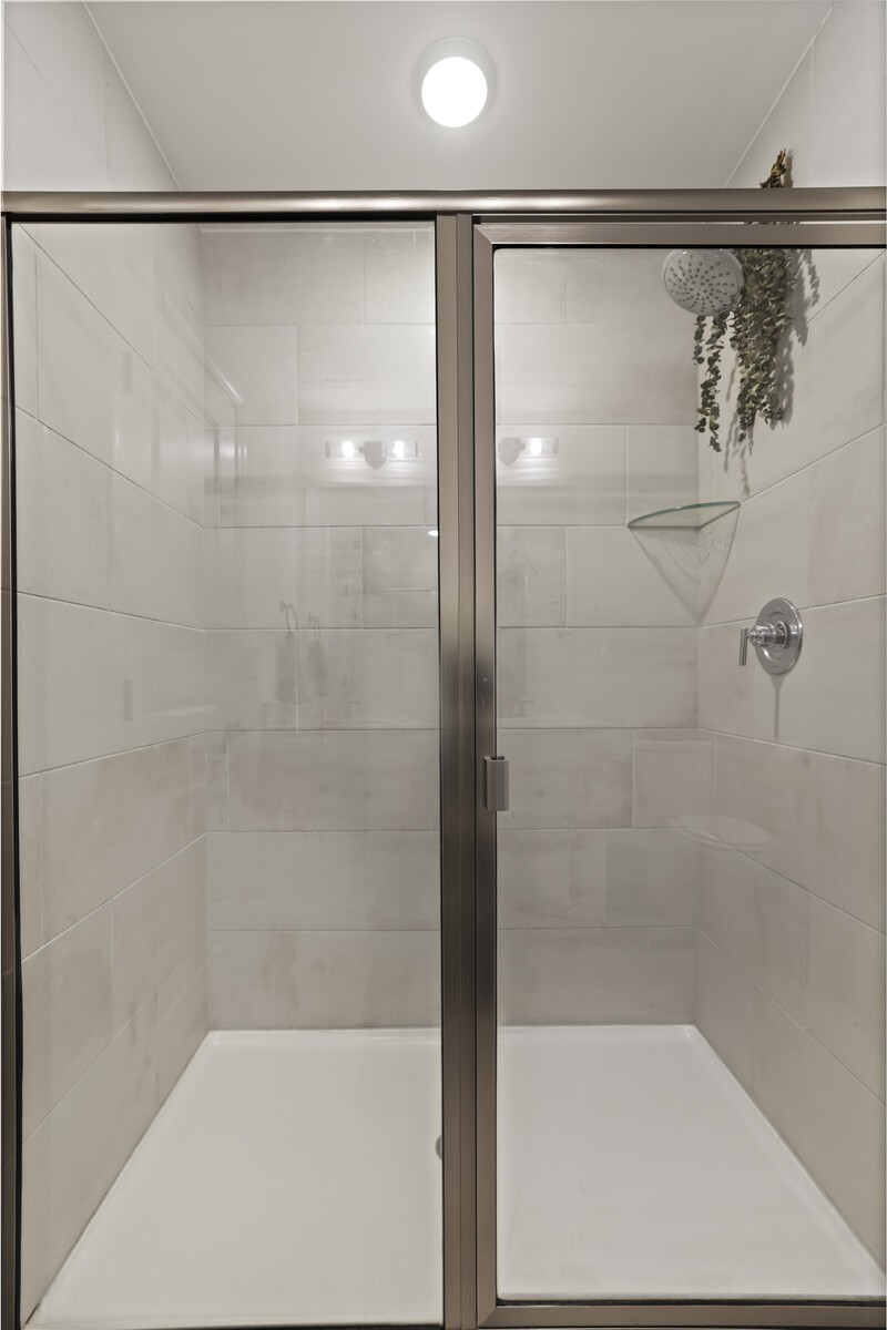 213 Oasis Dr