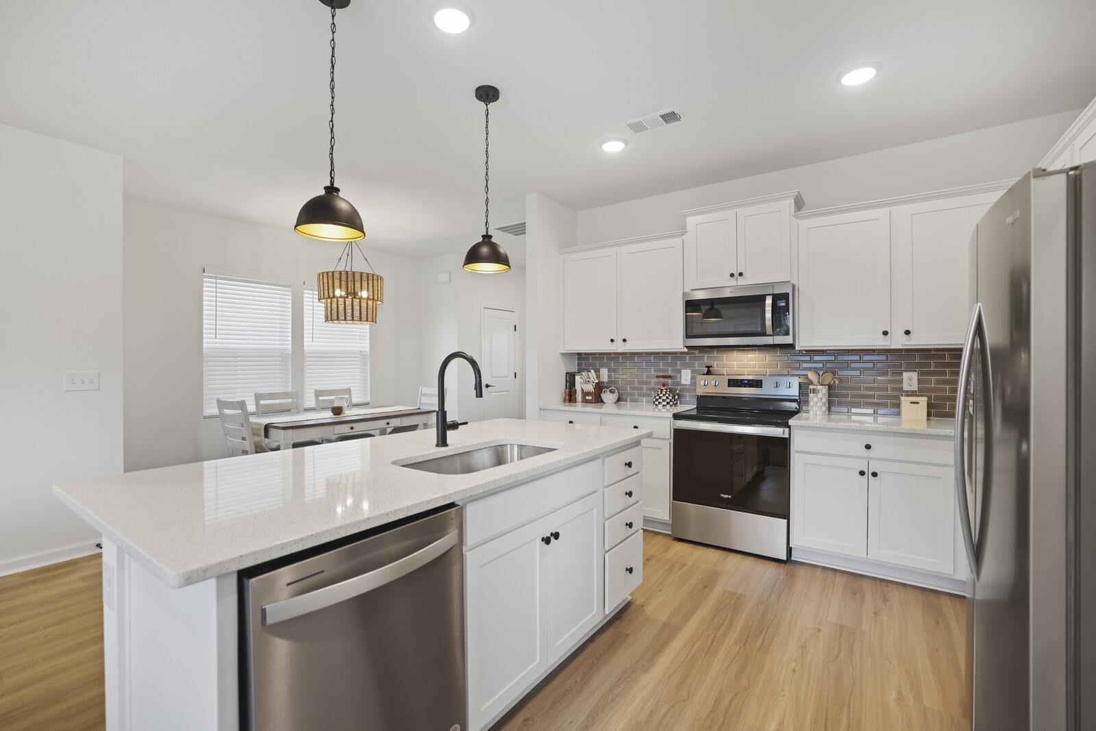 213 Oasis Dr