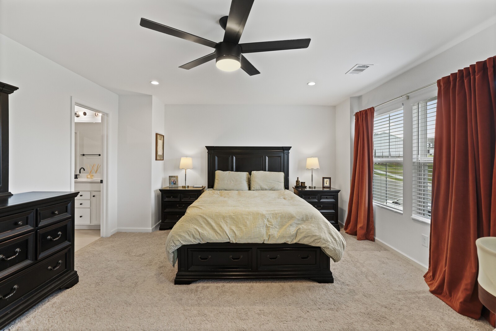 213 Oasis Dr