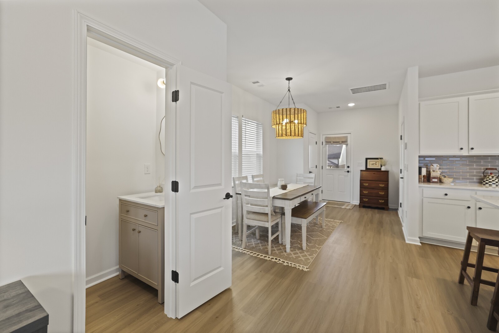 213 Oasis Dr
