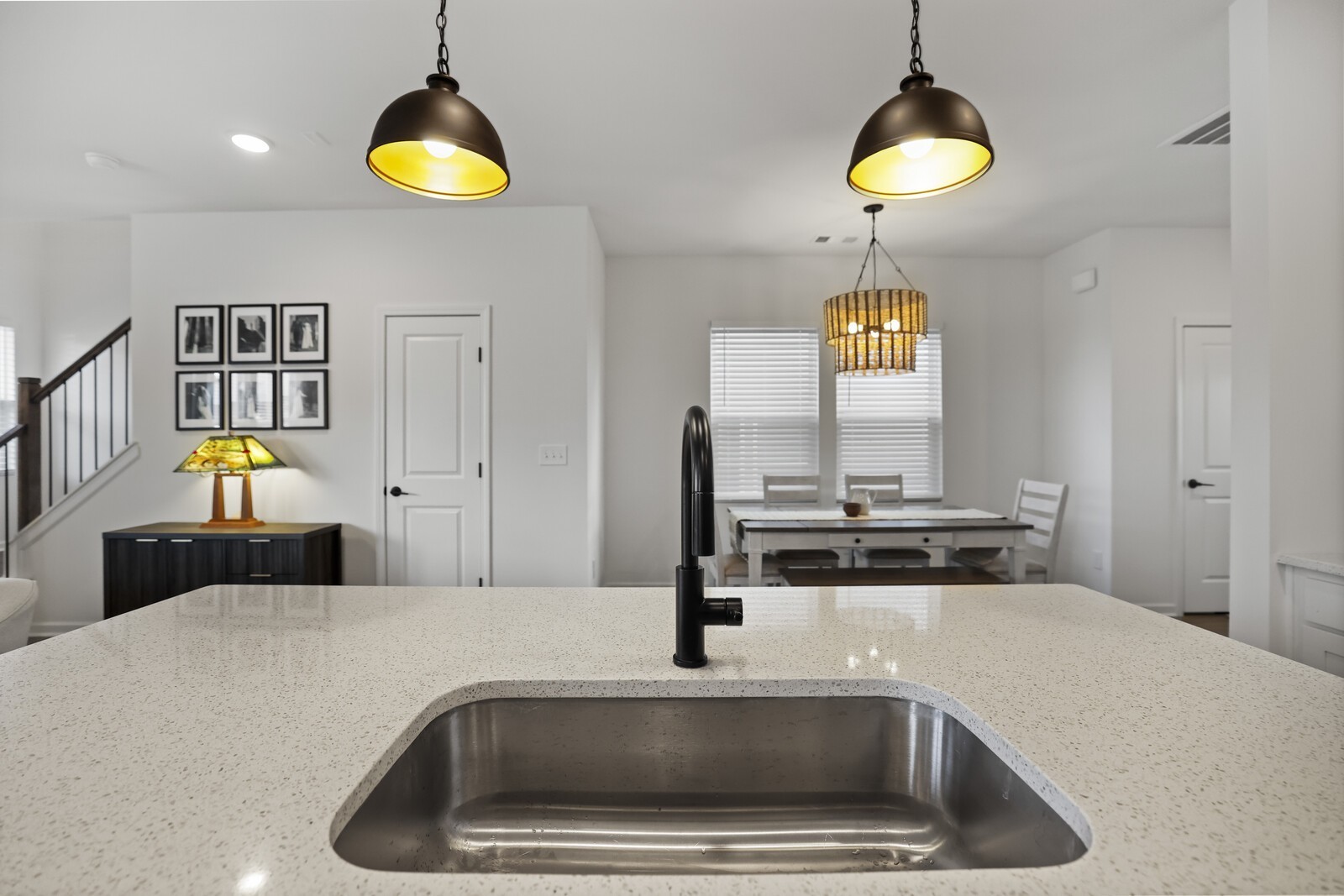 213 Oasis Dr