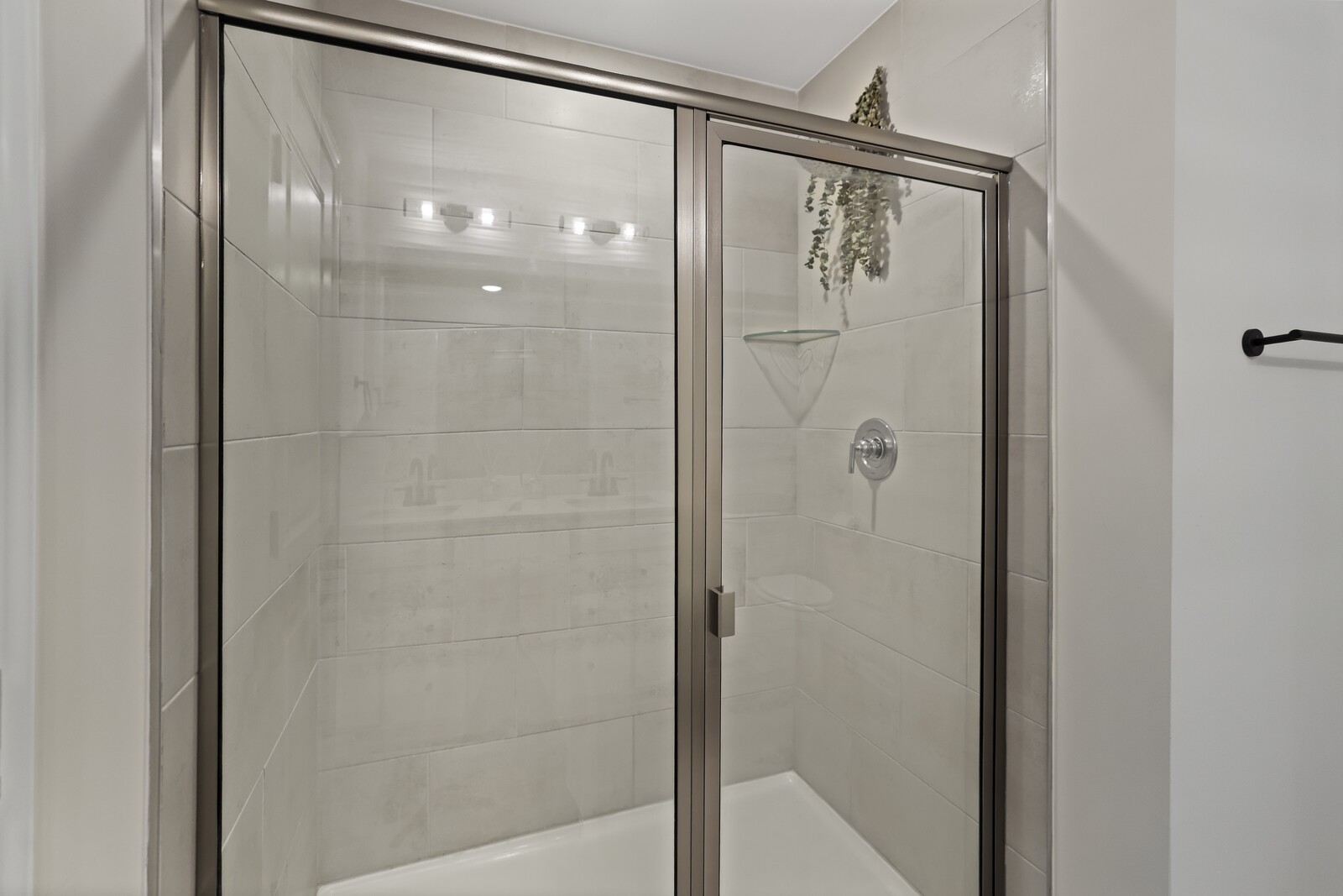 213 Oasis Dr