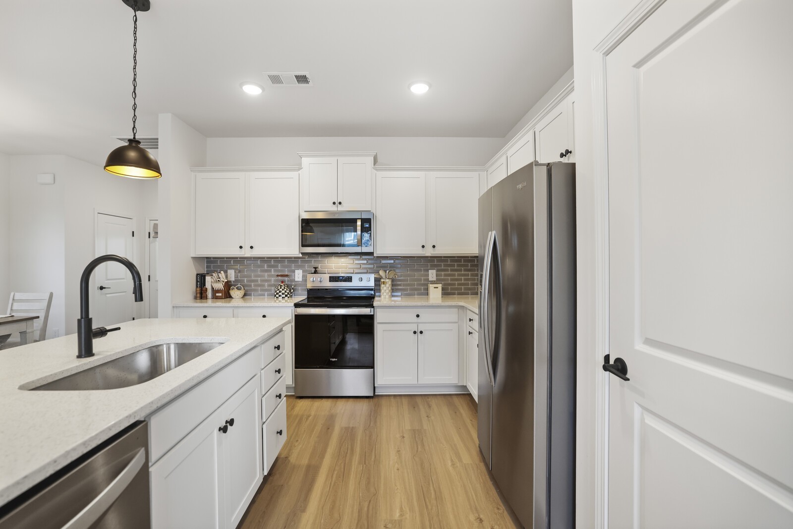 213 Oasis Dr