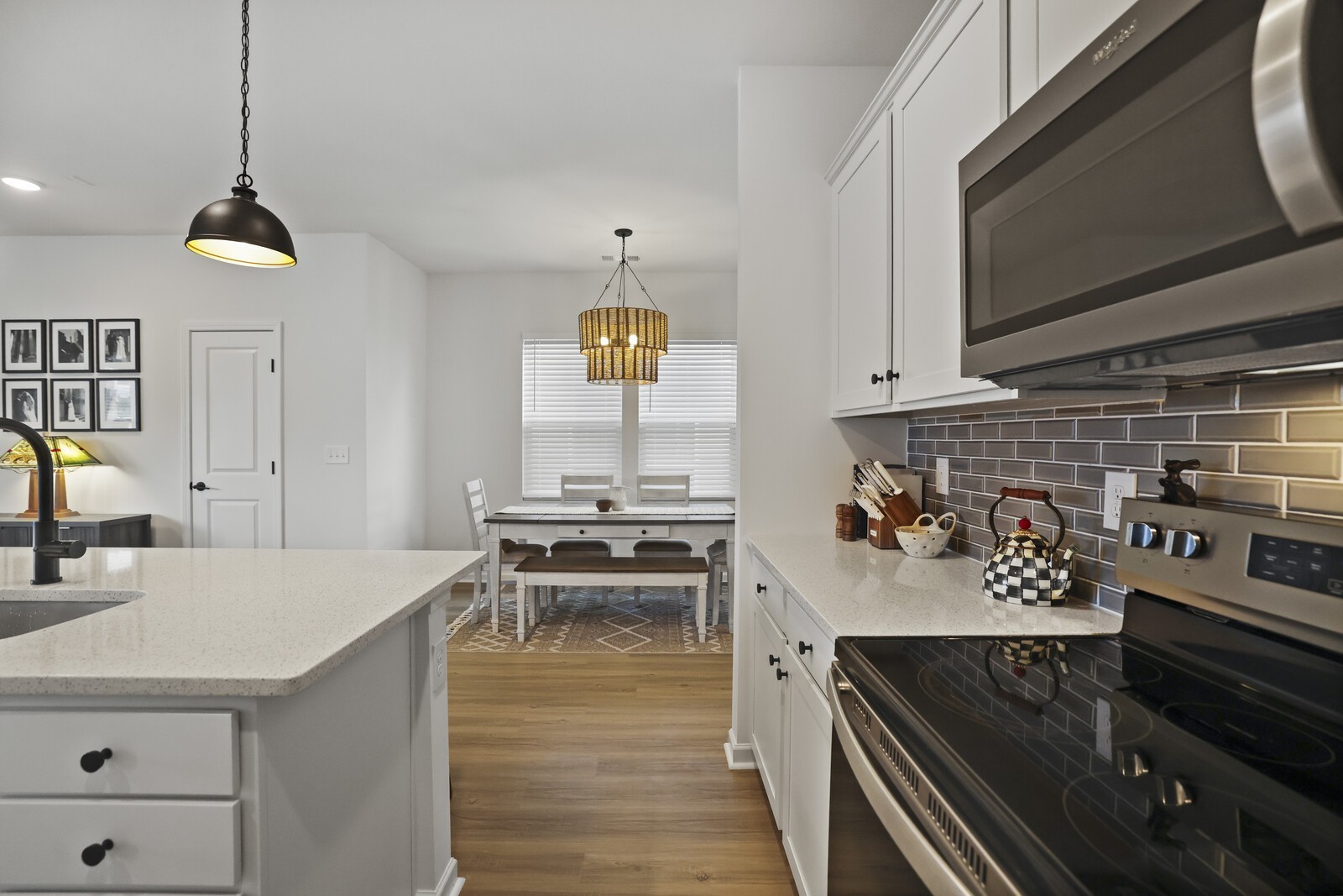 213 Oasis Dr