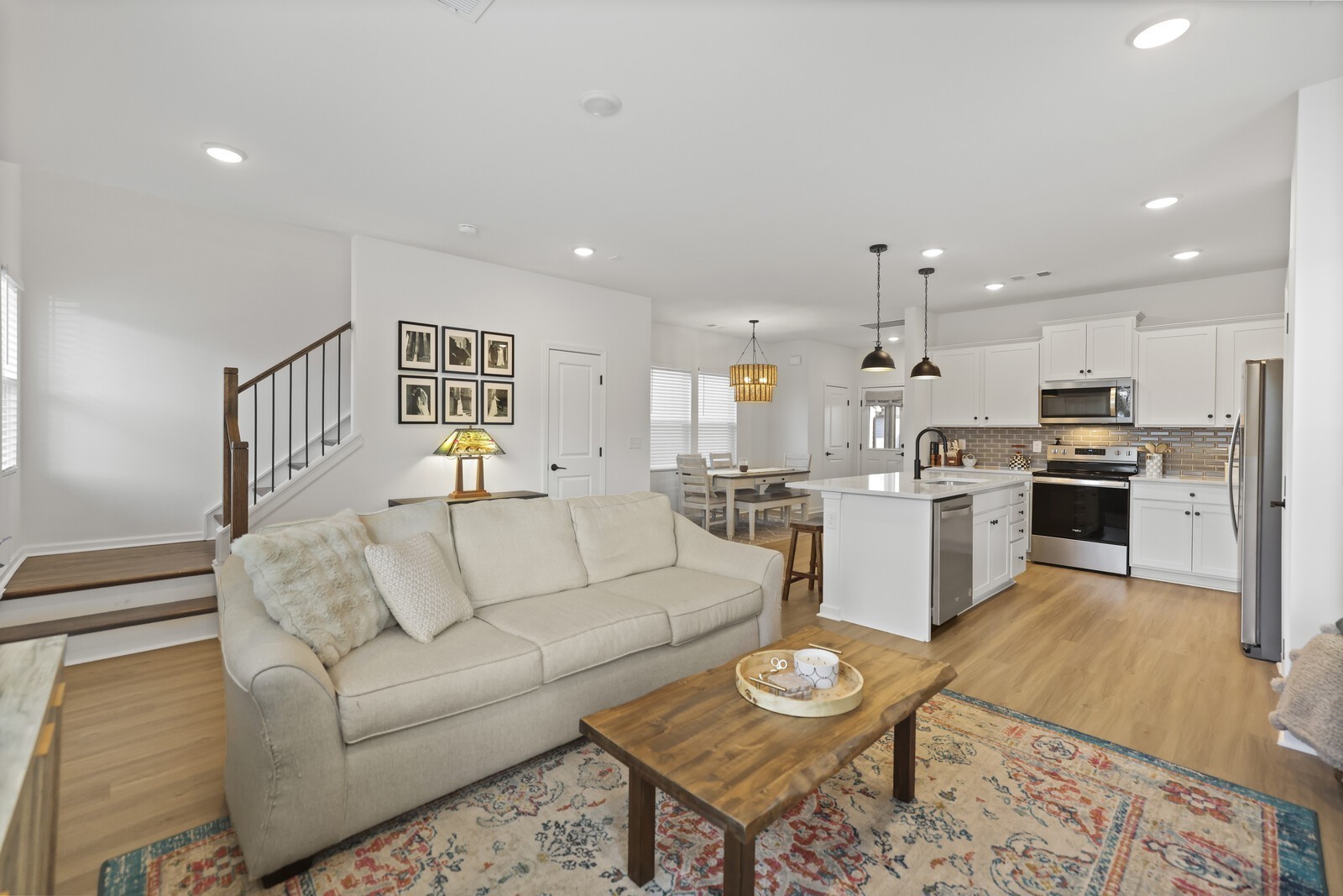213 Oasis Dr
