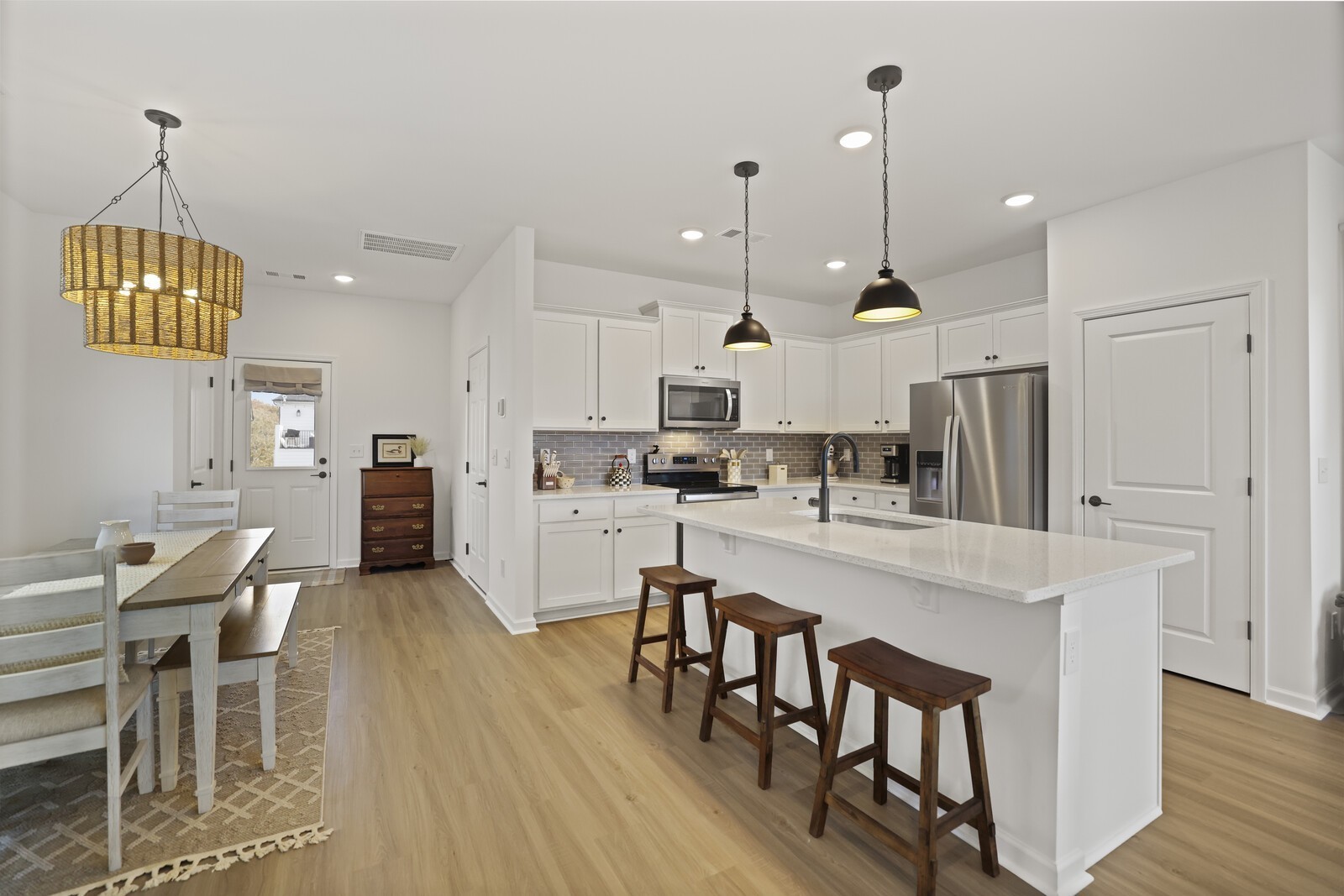 213 Oasis Dr
