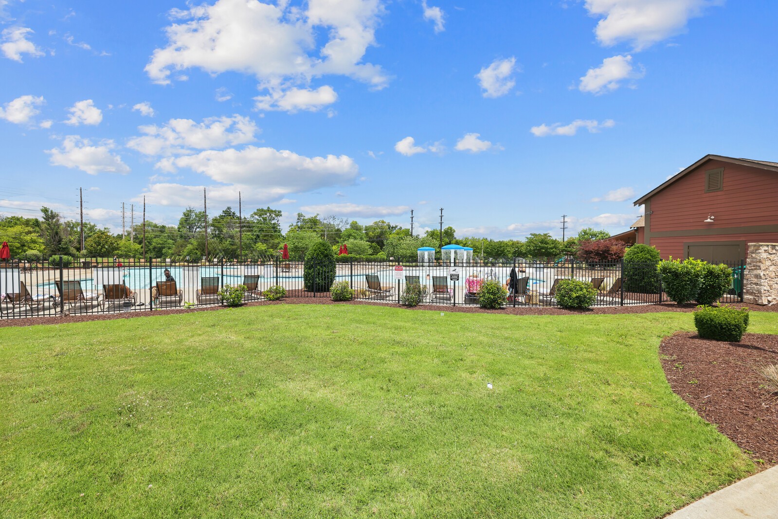 8016 Craighead Dr