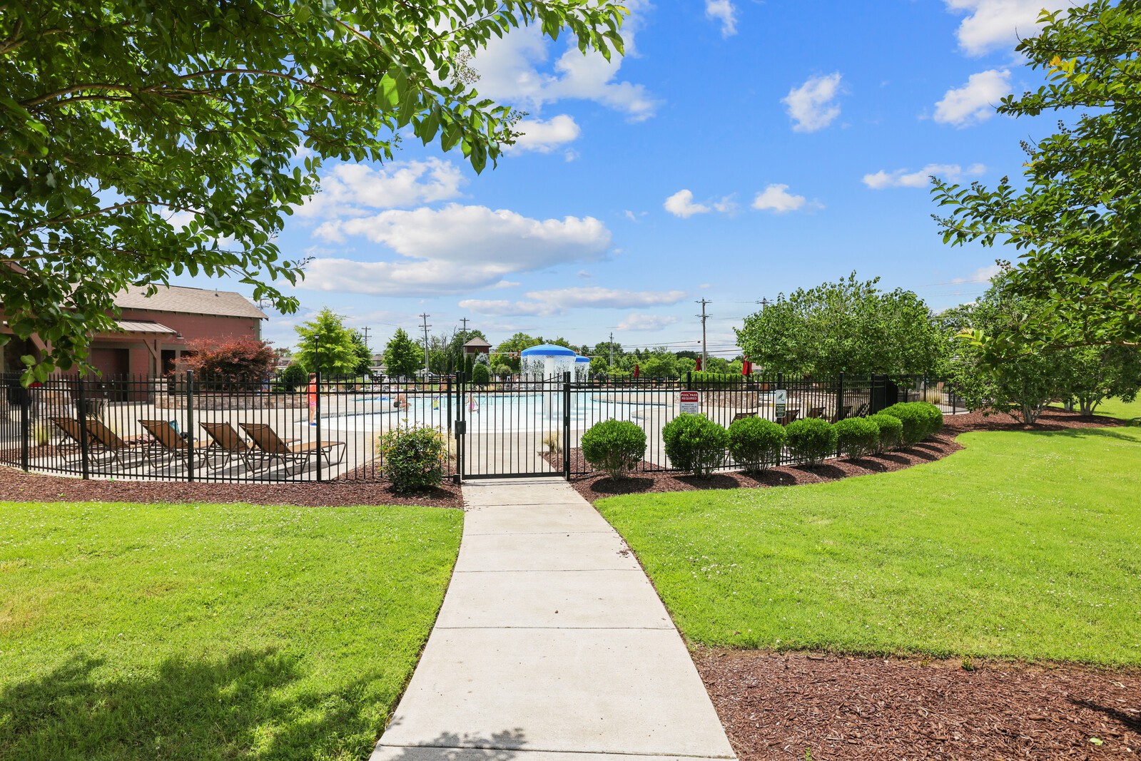 8016 Craighead Dr