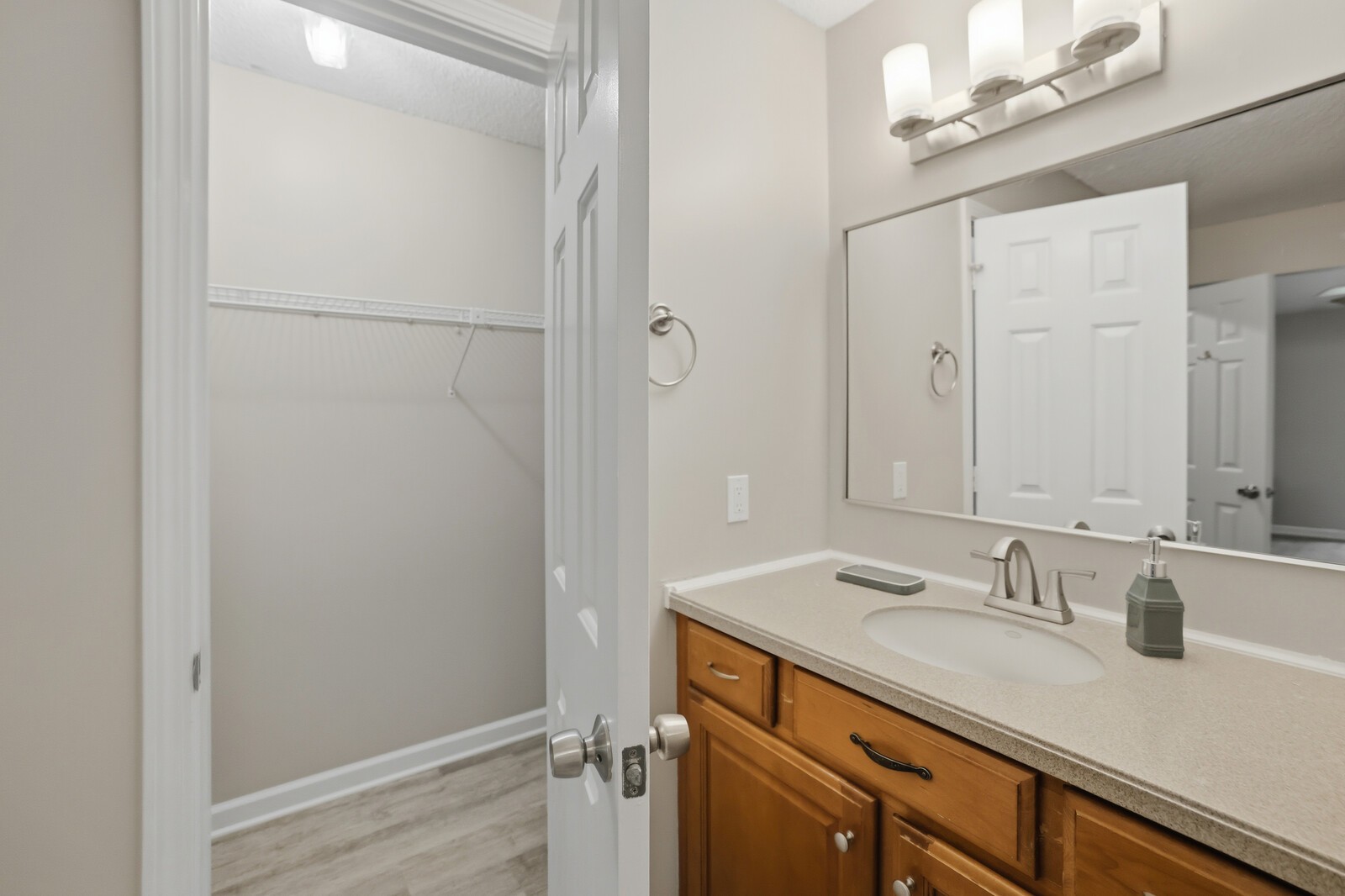 119 Heathcote Ct
