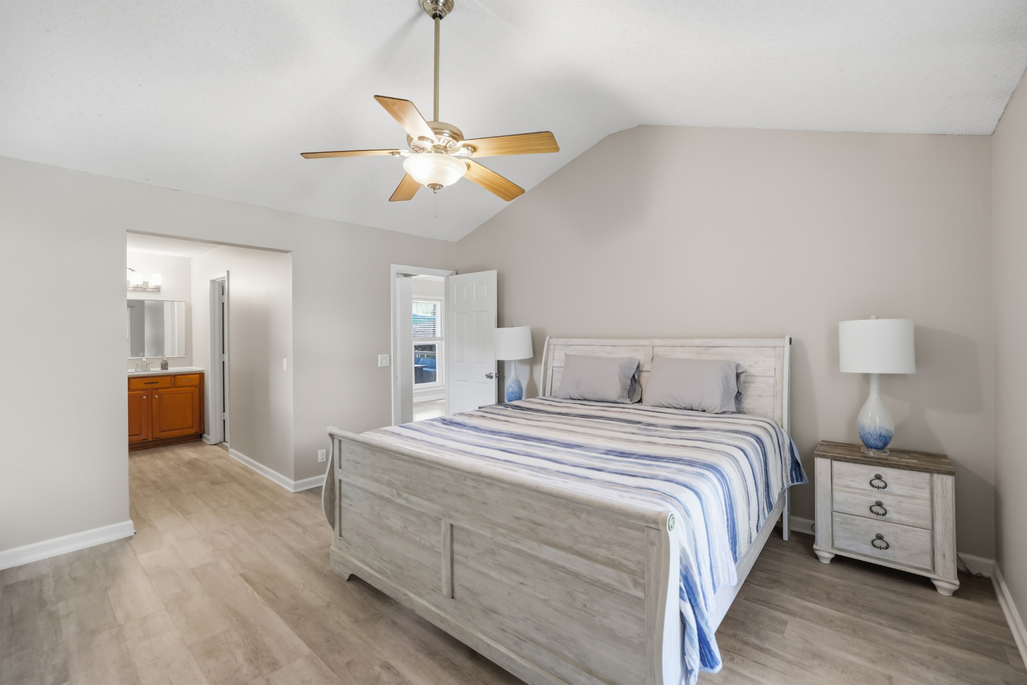119 Heathcote Ct