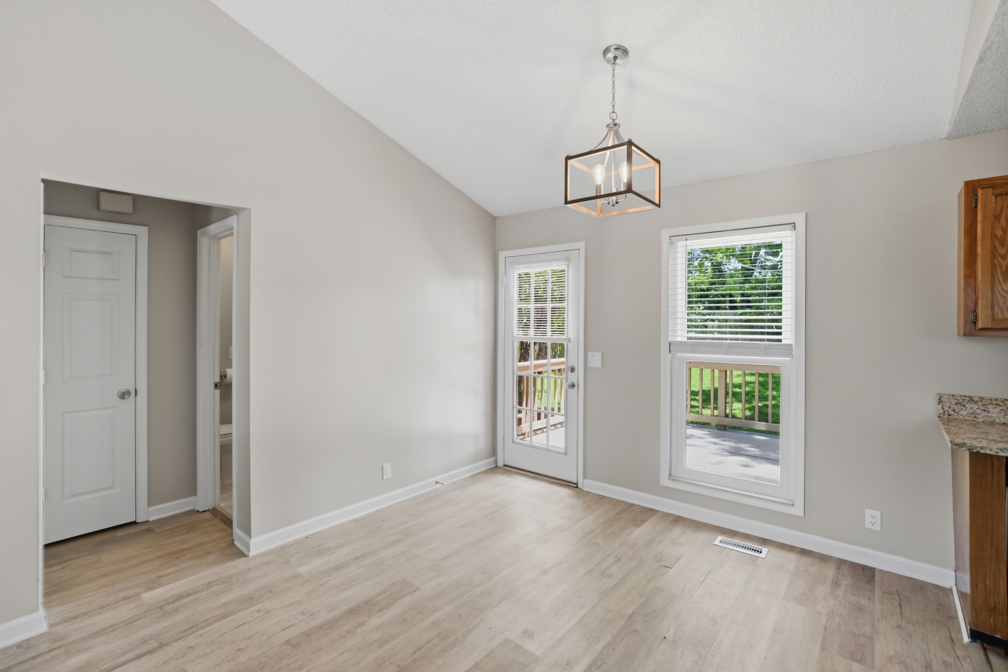 119 Heathcote Ct