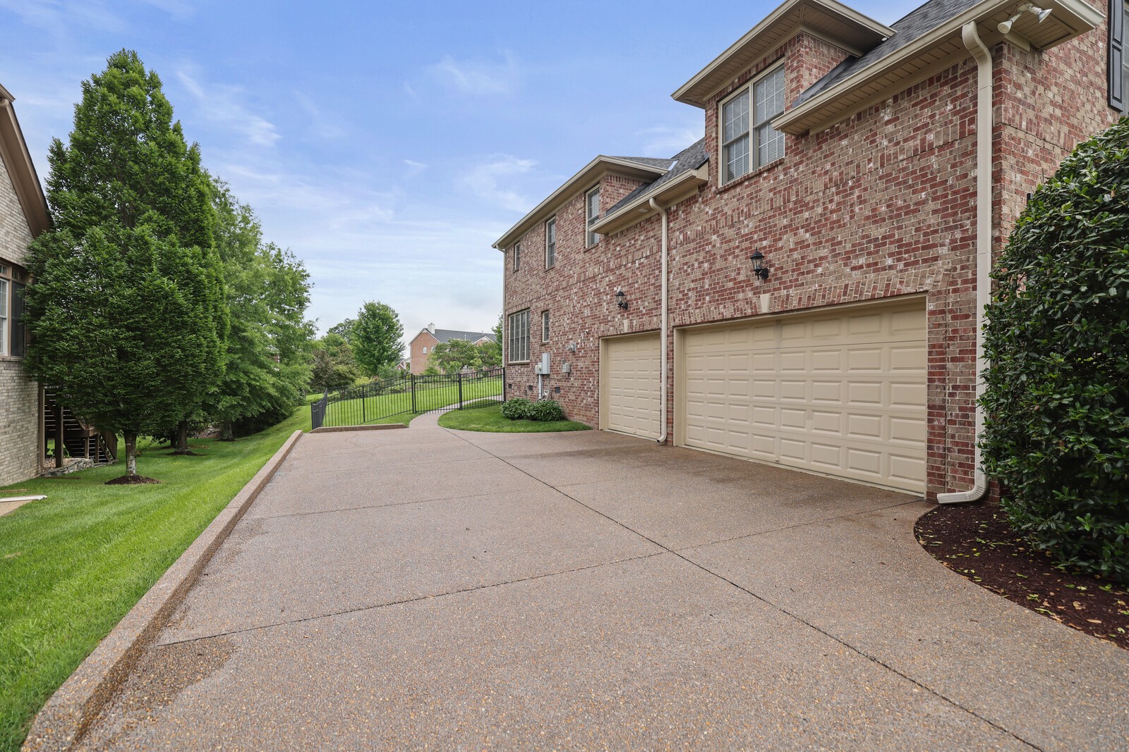 9968 Lodestone Dr