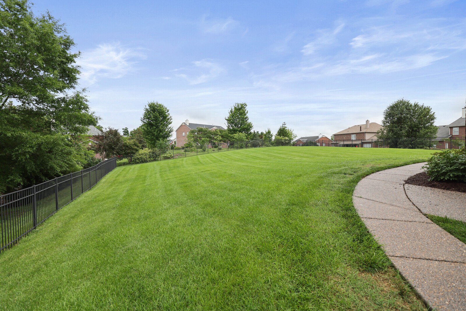 9968 Lodestone Dr