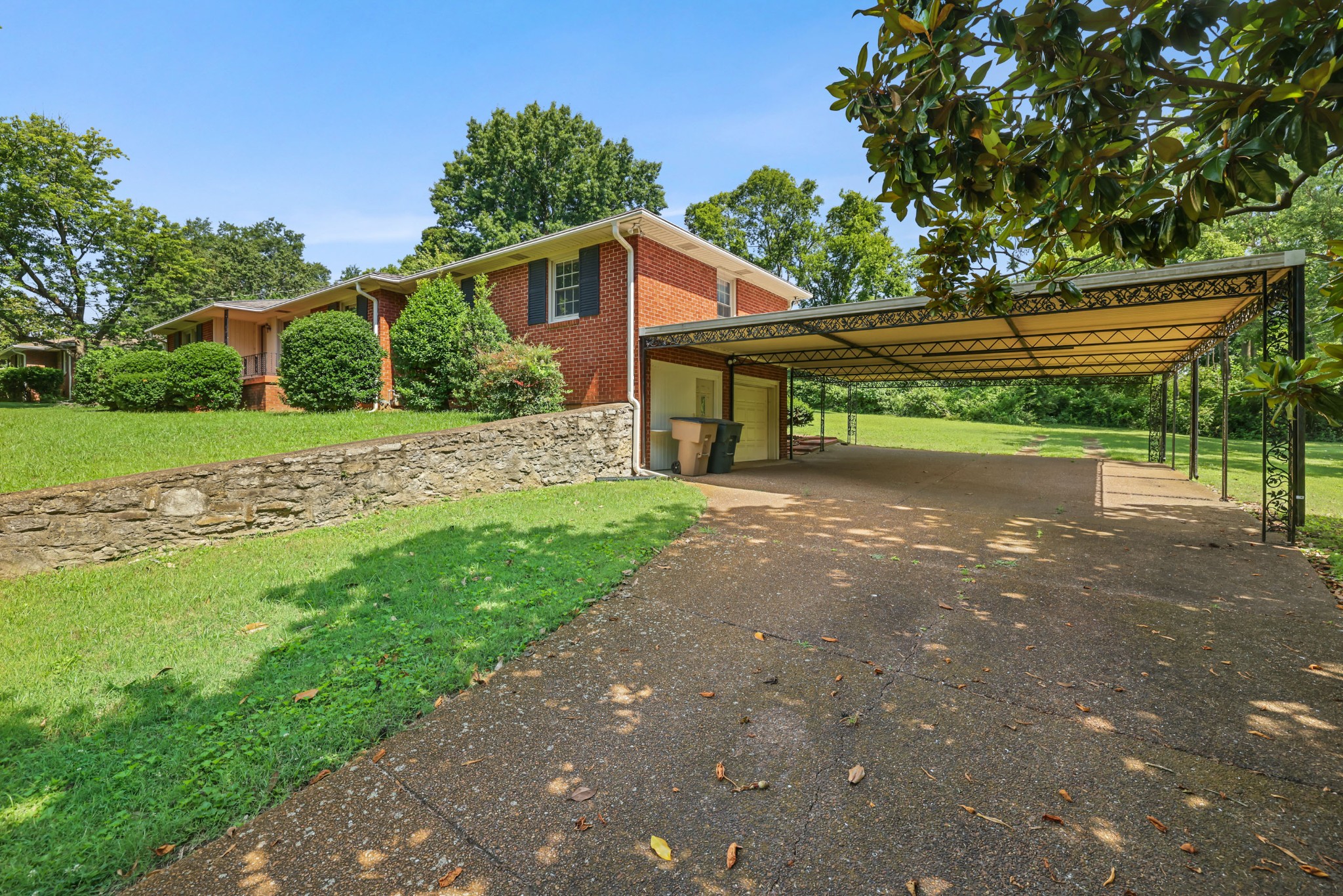 2820 Windemere Dr