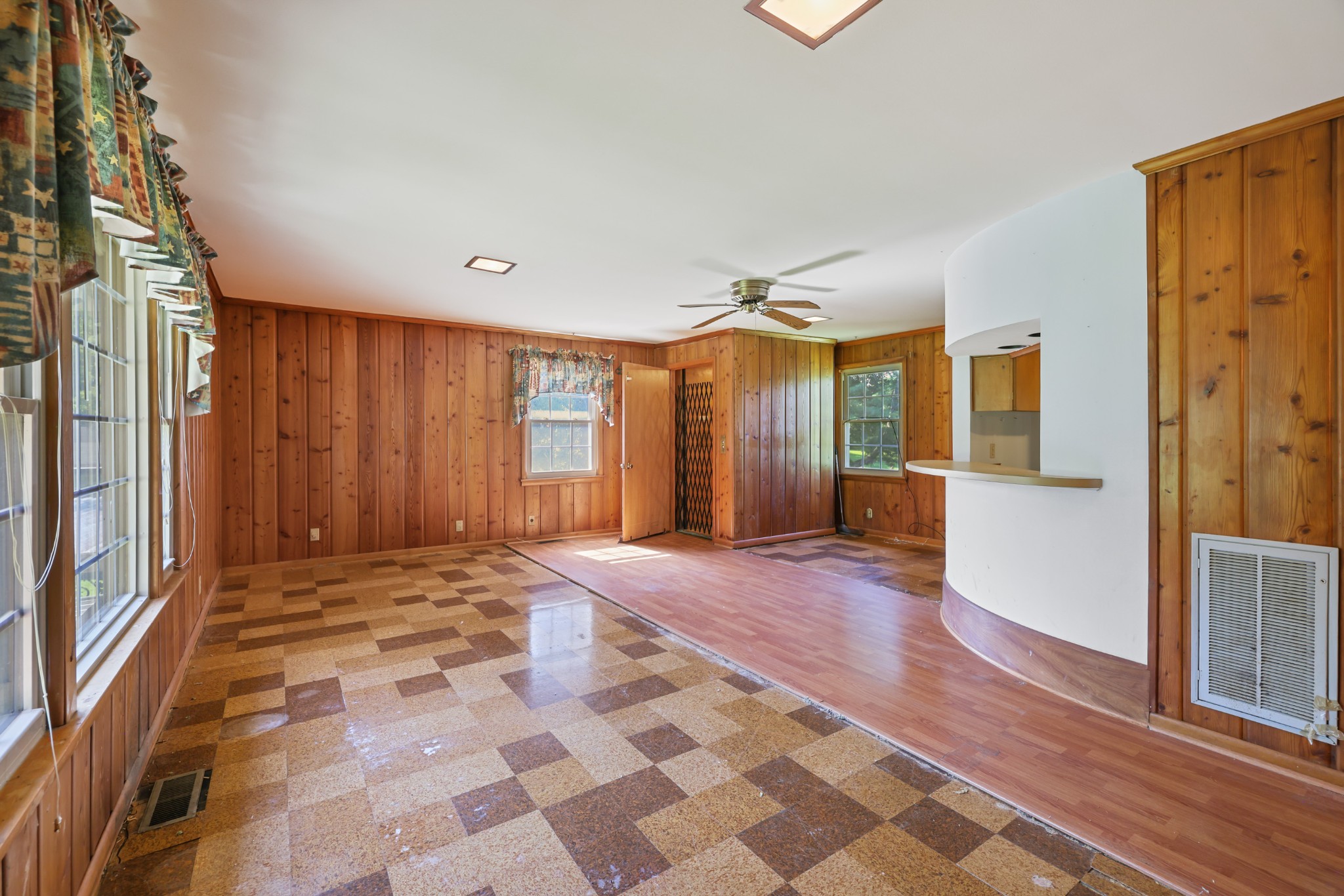 2820 Windemere Dr