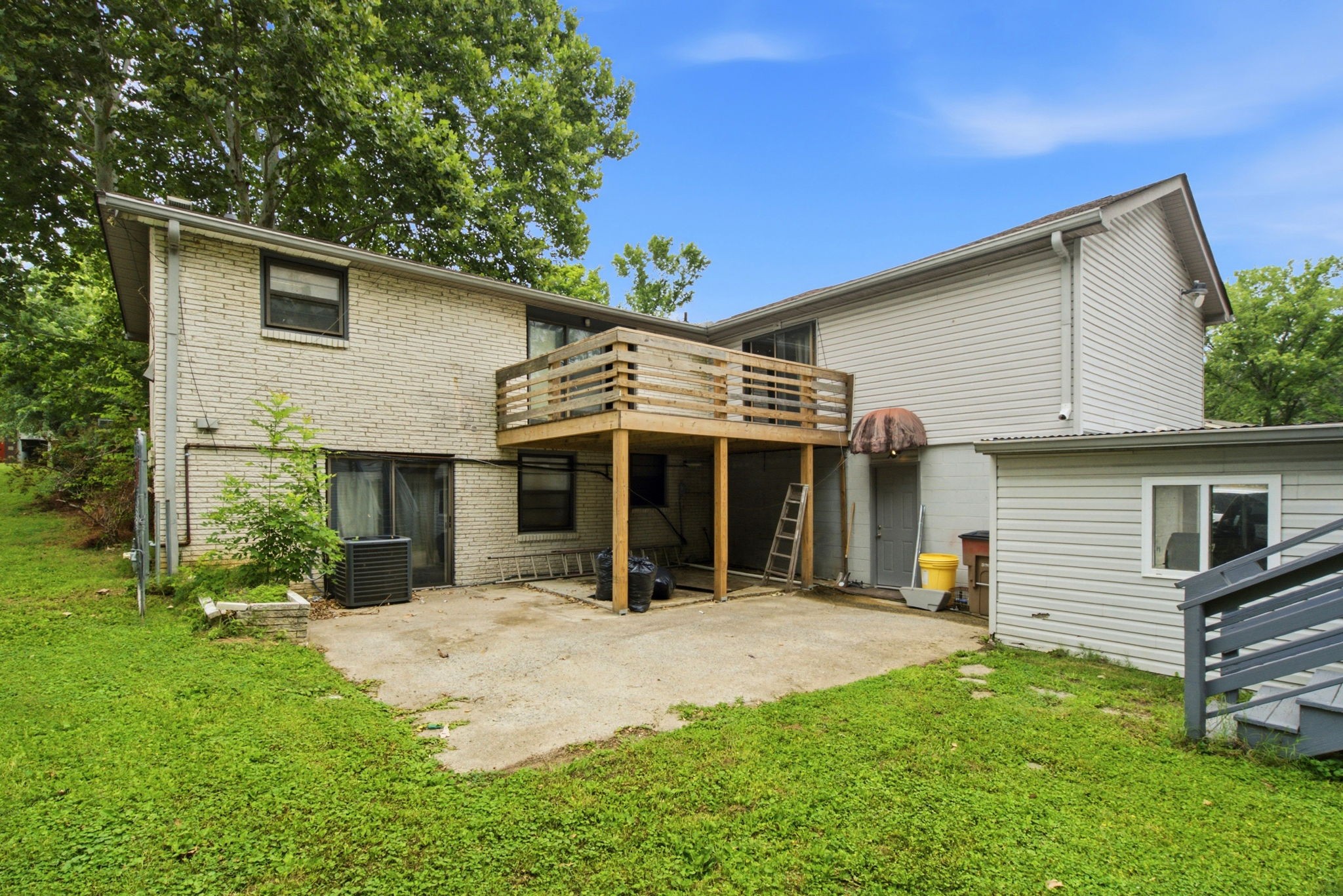4912 Shasta Dr