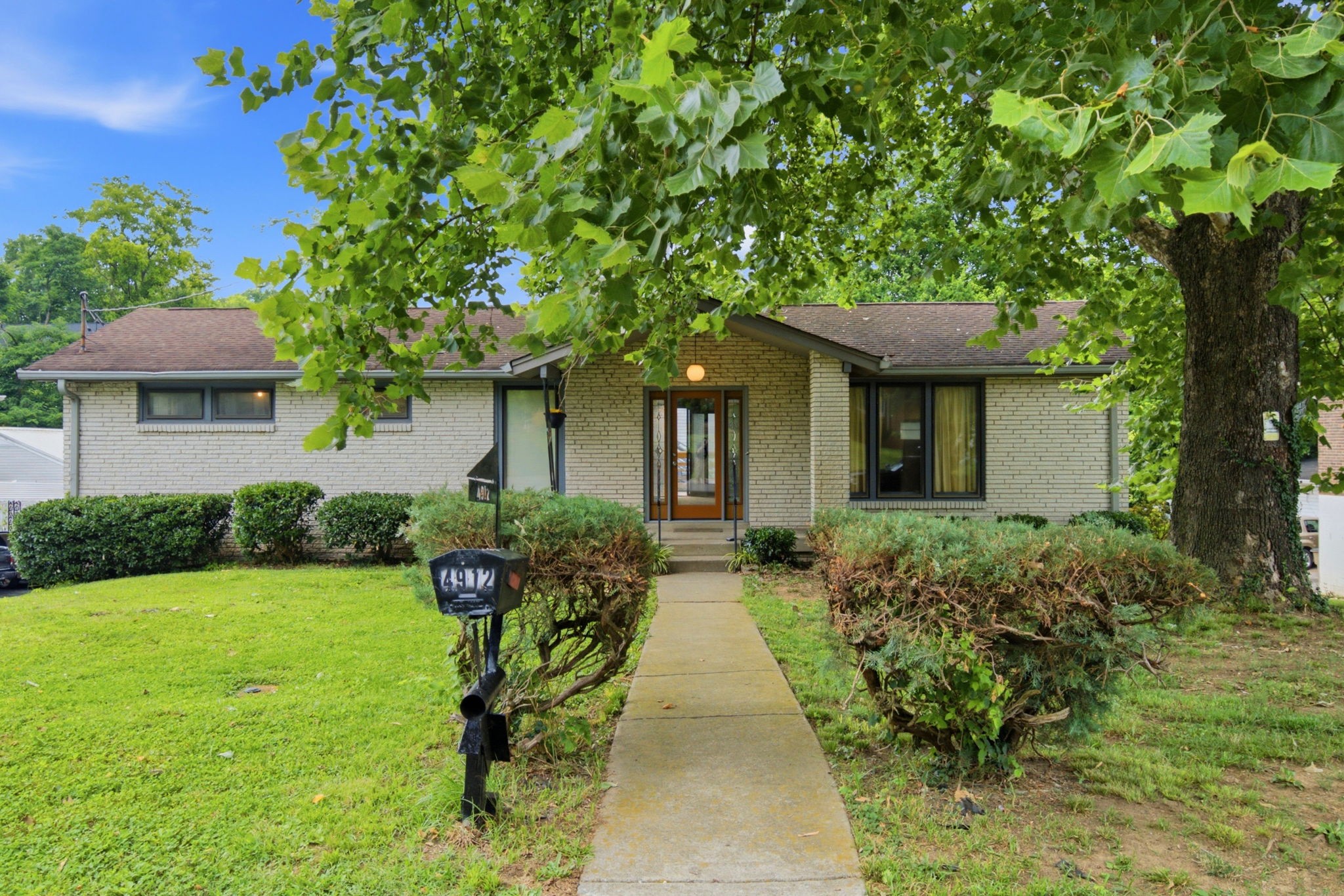 4912 Shasta Dr